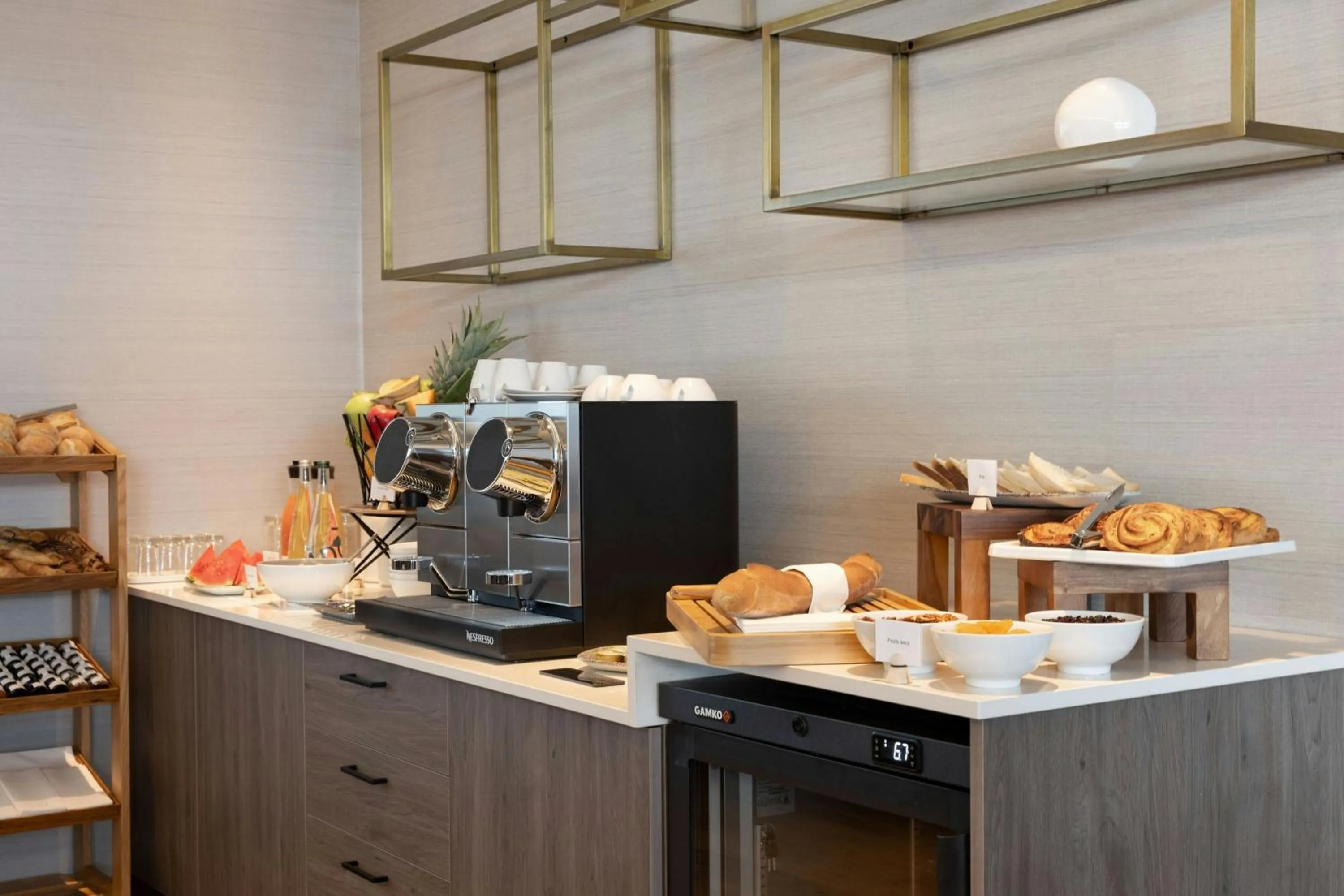 Lounge or bar in Sheraton Nice