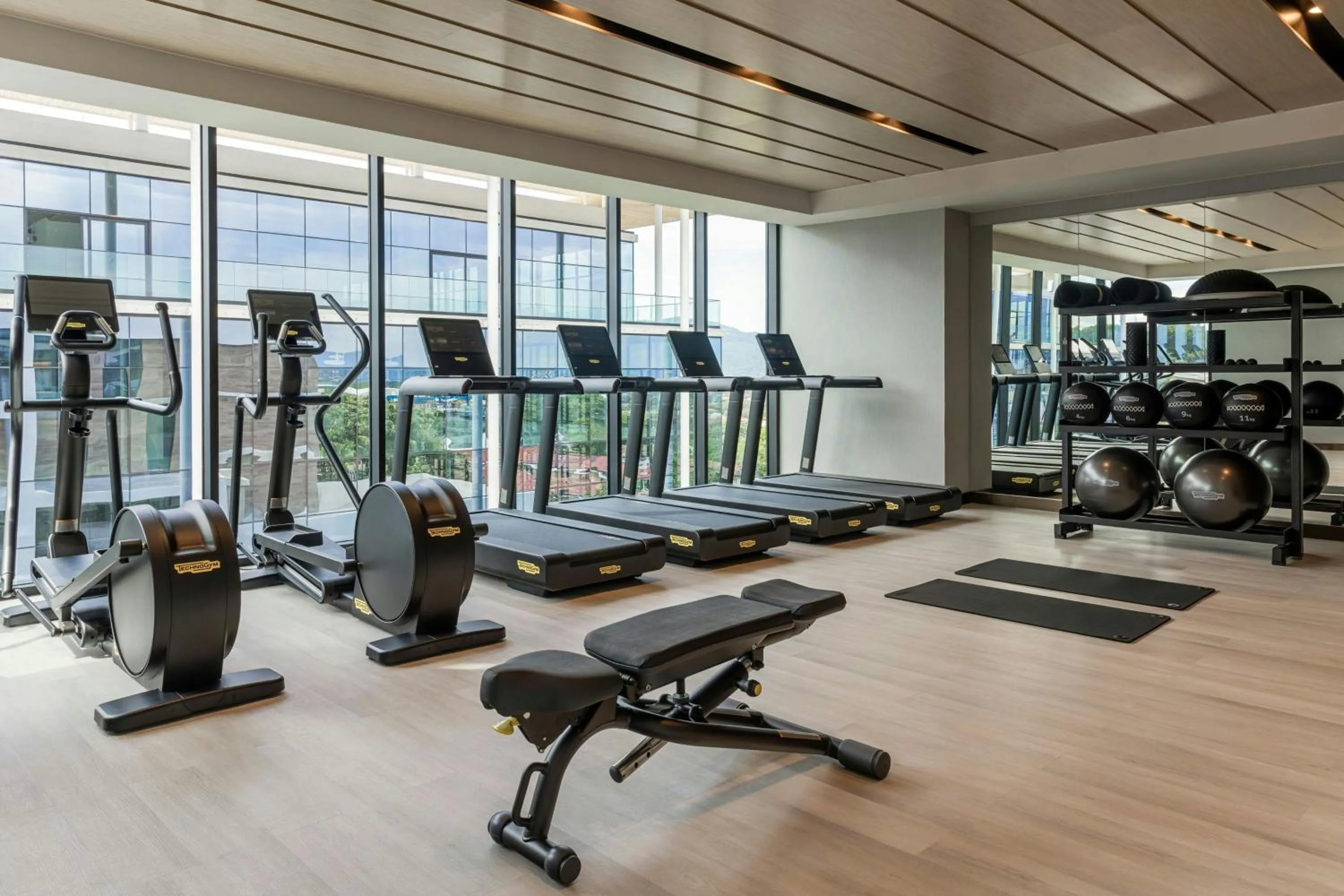 Fitness centre/facilities in AC Hotel San Jose Airport Belen