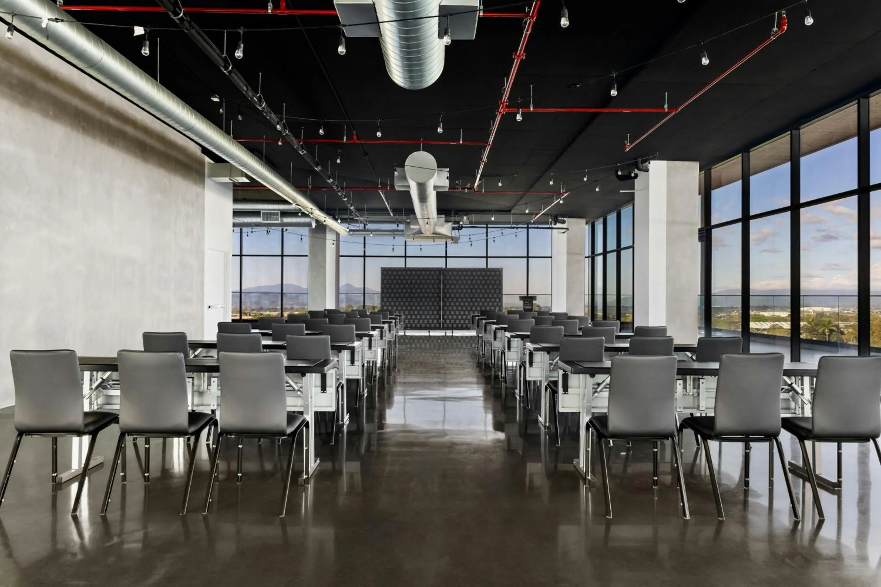 Meeting/conference room in AC Hotel San Jose Airport Belen