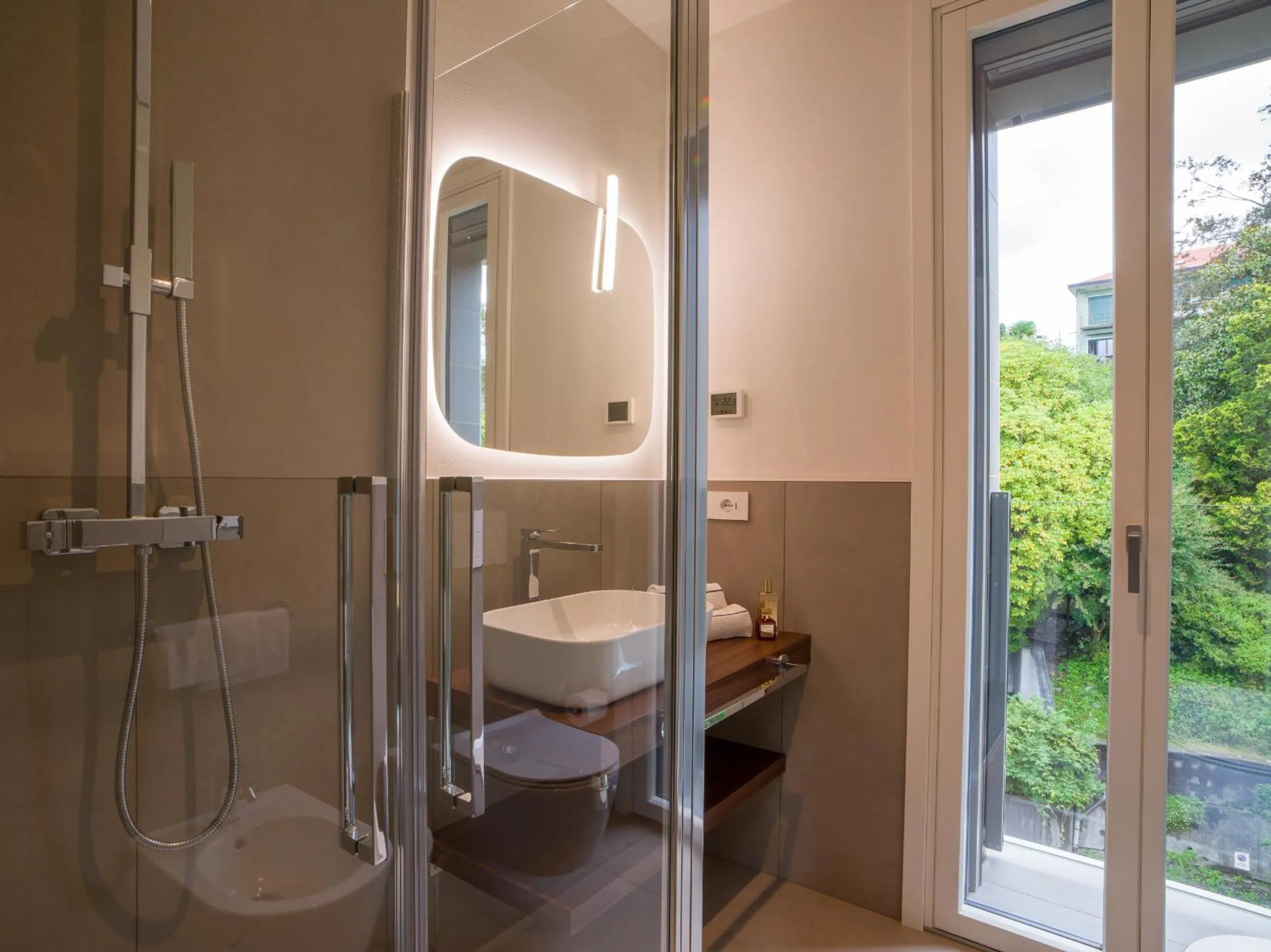 Shower in Grand Hotel Majestic