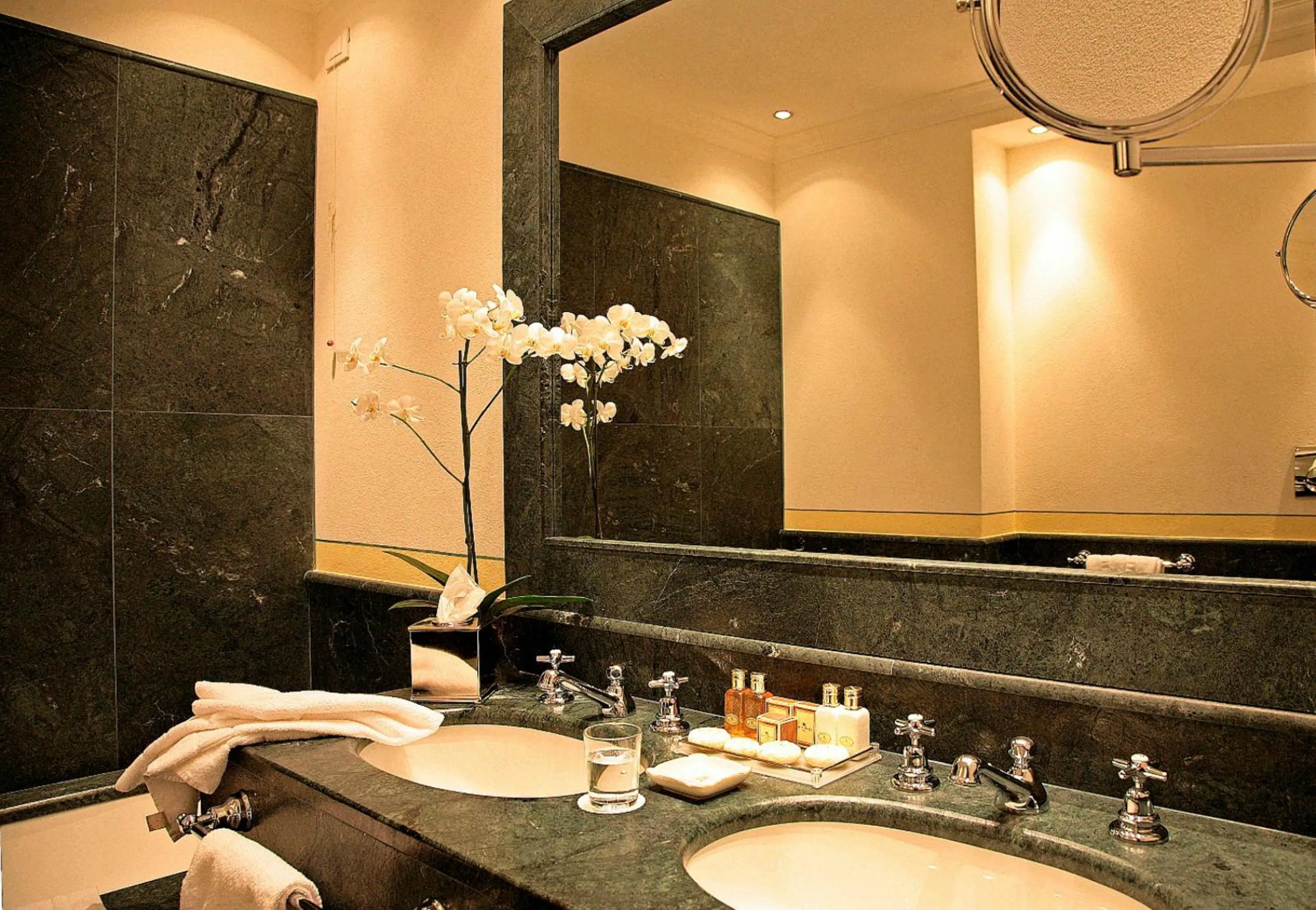 Bathroom in Grand Hotel Majestic