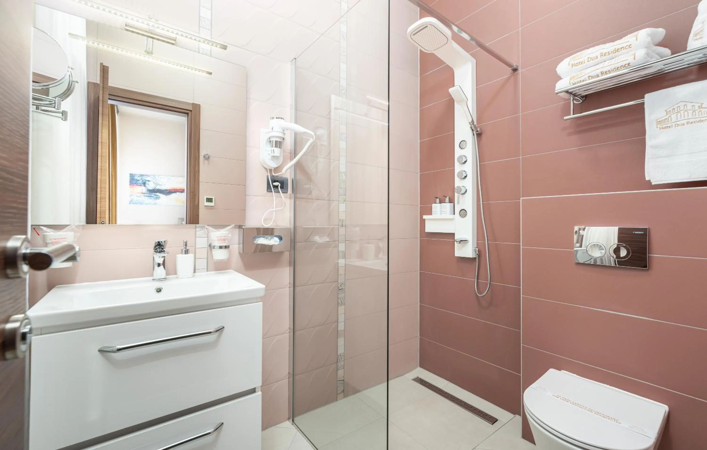 Toilet in Hotel Dua Residence