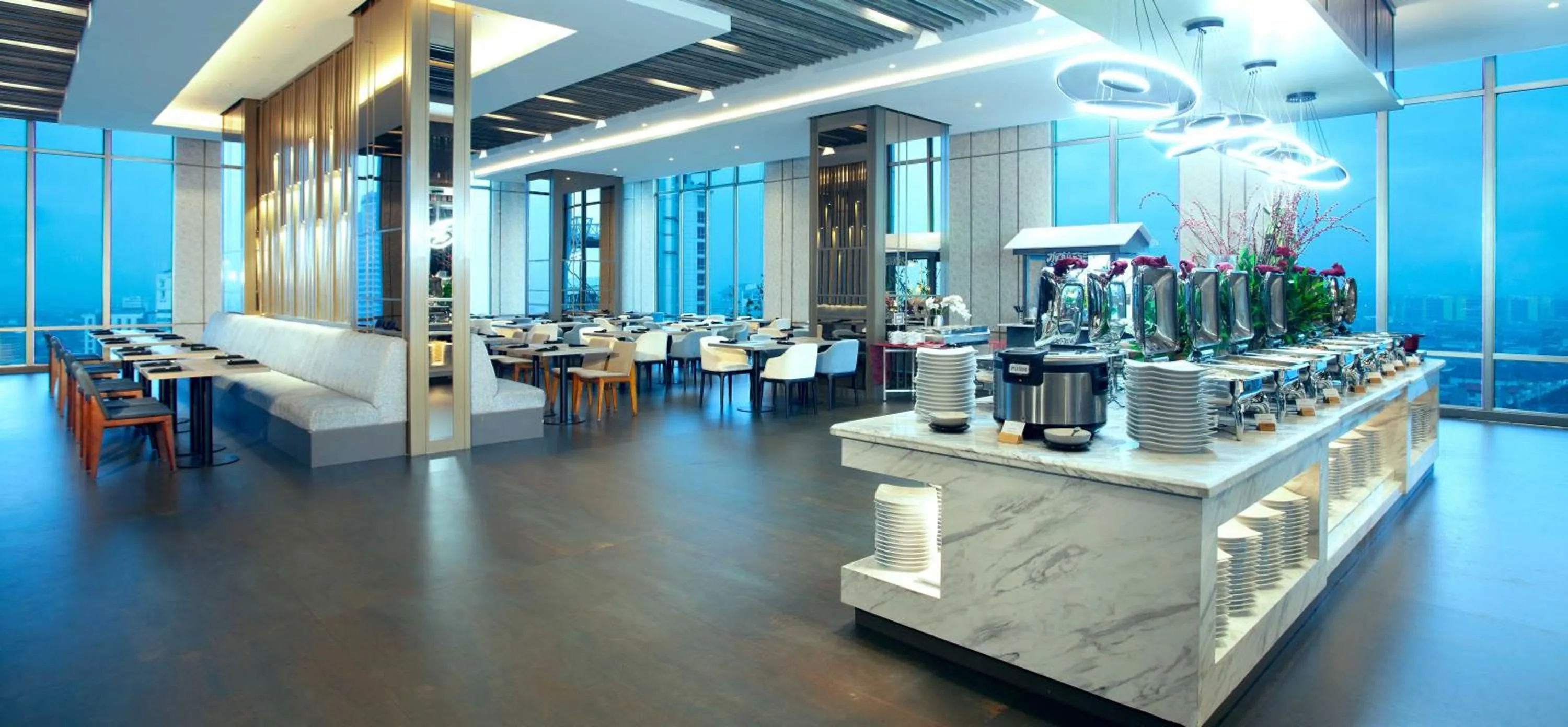 Breakfast in Platinum Hotel Tunjungan Surabaya