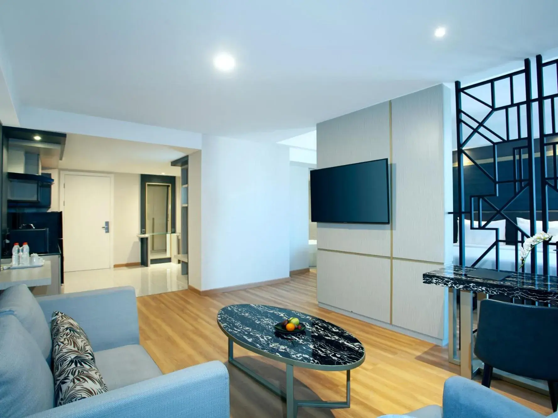 Living room in Platinum Hotel Tunjungan Surabaya Living room in Platinum Hotel Tunjungan Surabaya