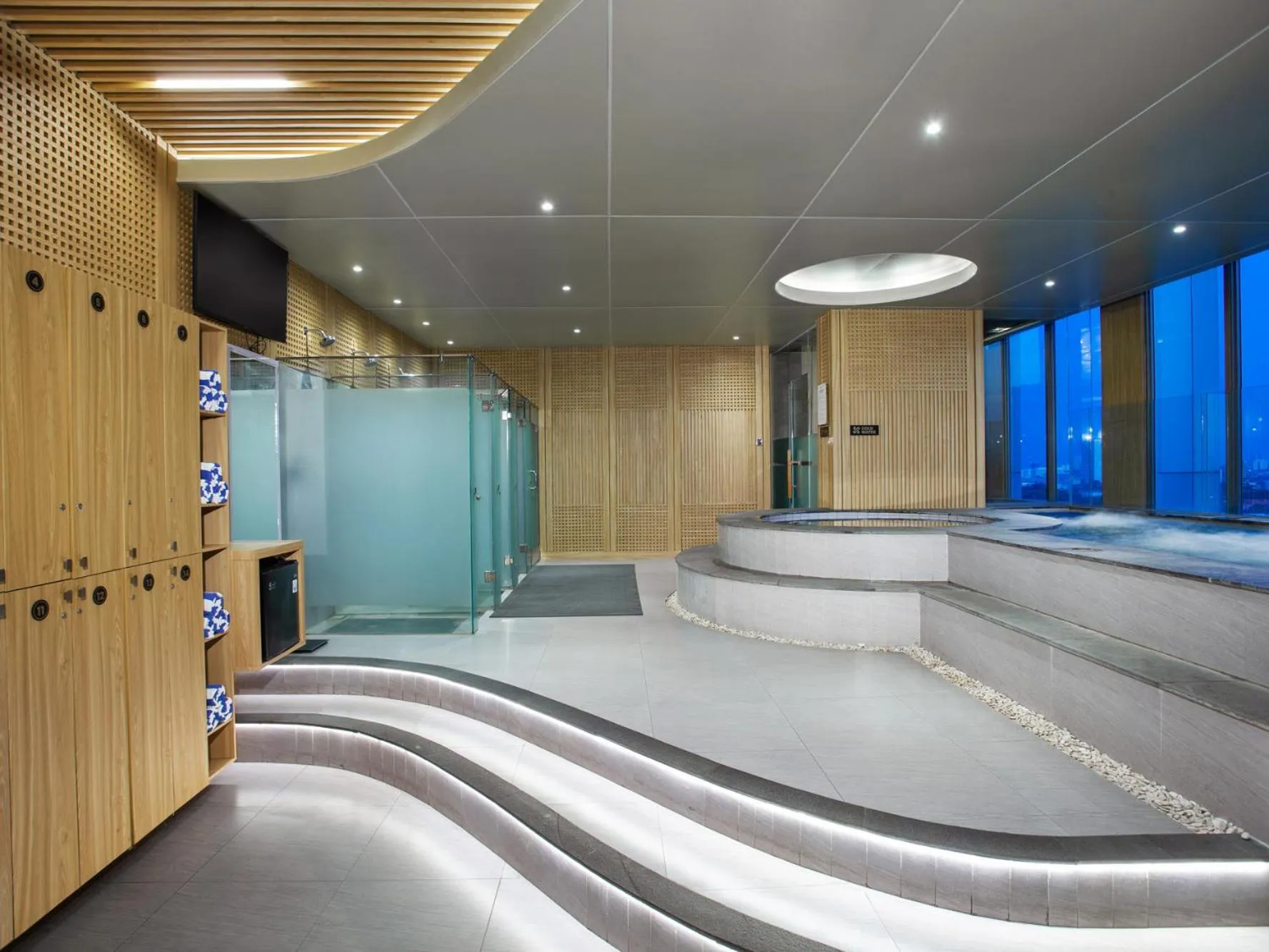 Hot Tub in Platinum Hotel Tunjungan Surabaya