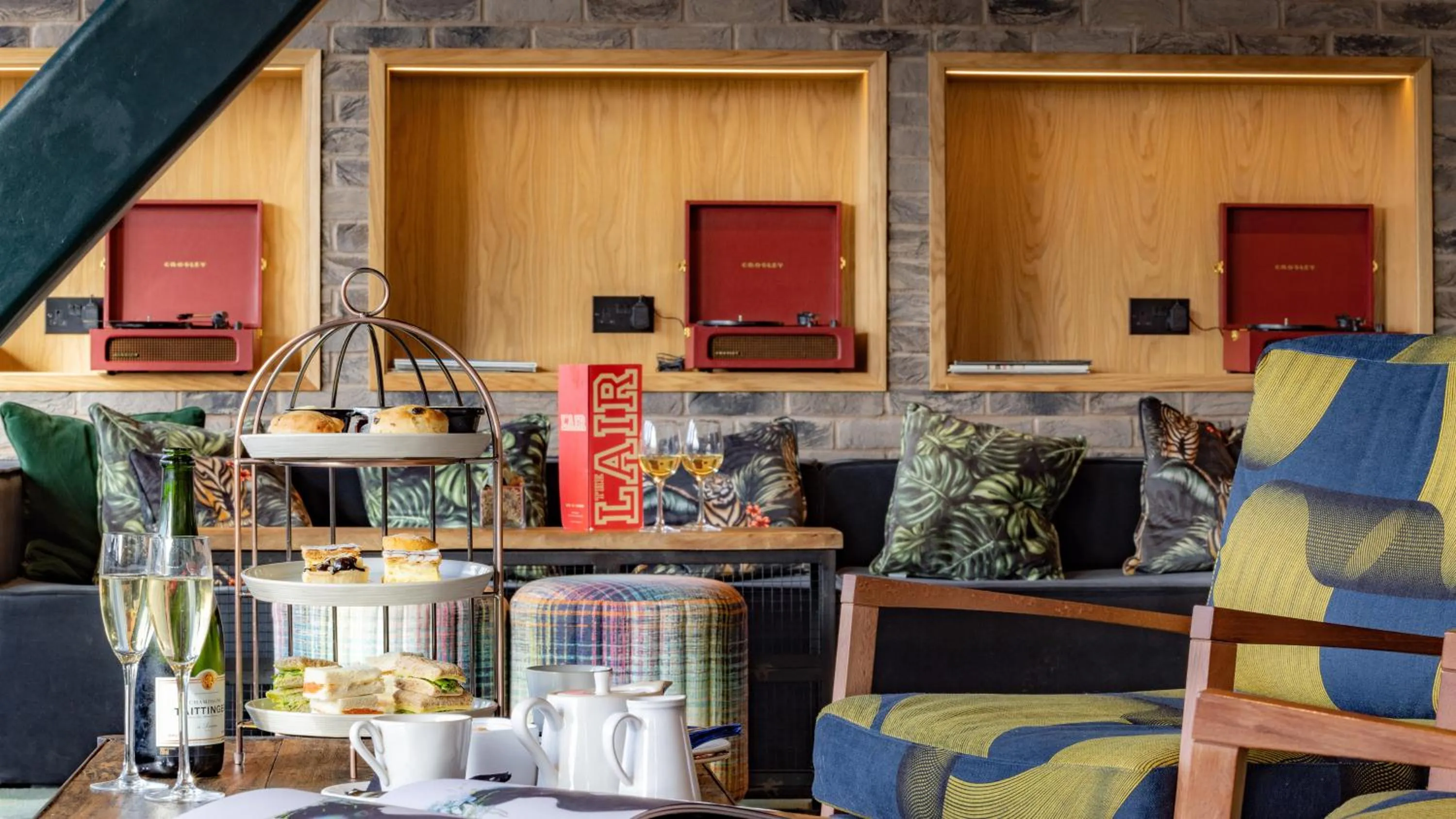 Lounge or bar in voco Leicester by IHG