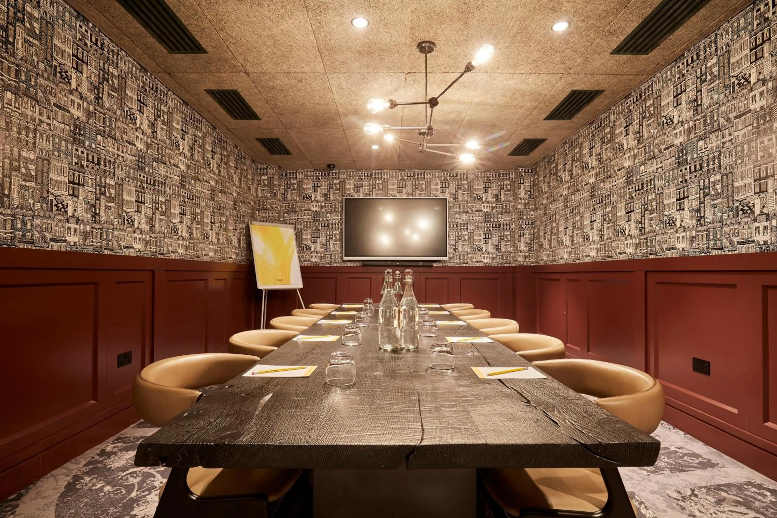 Meeting/conference room in voco Leicester by IHG