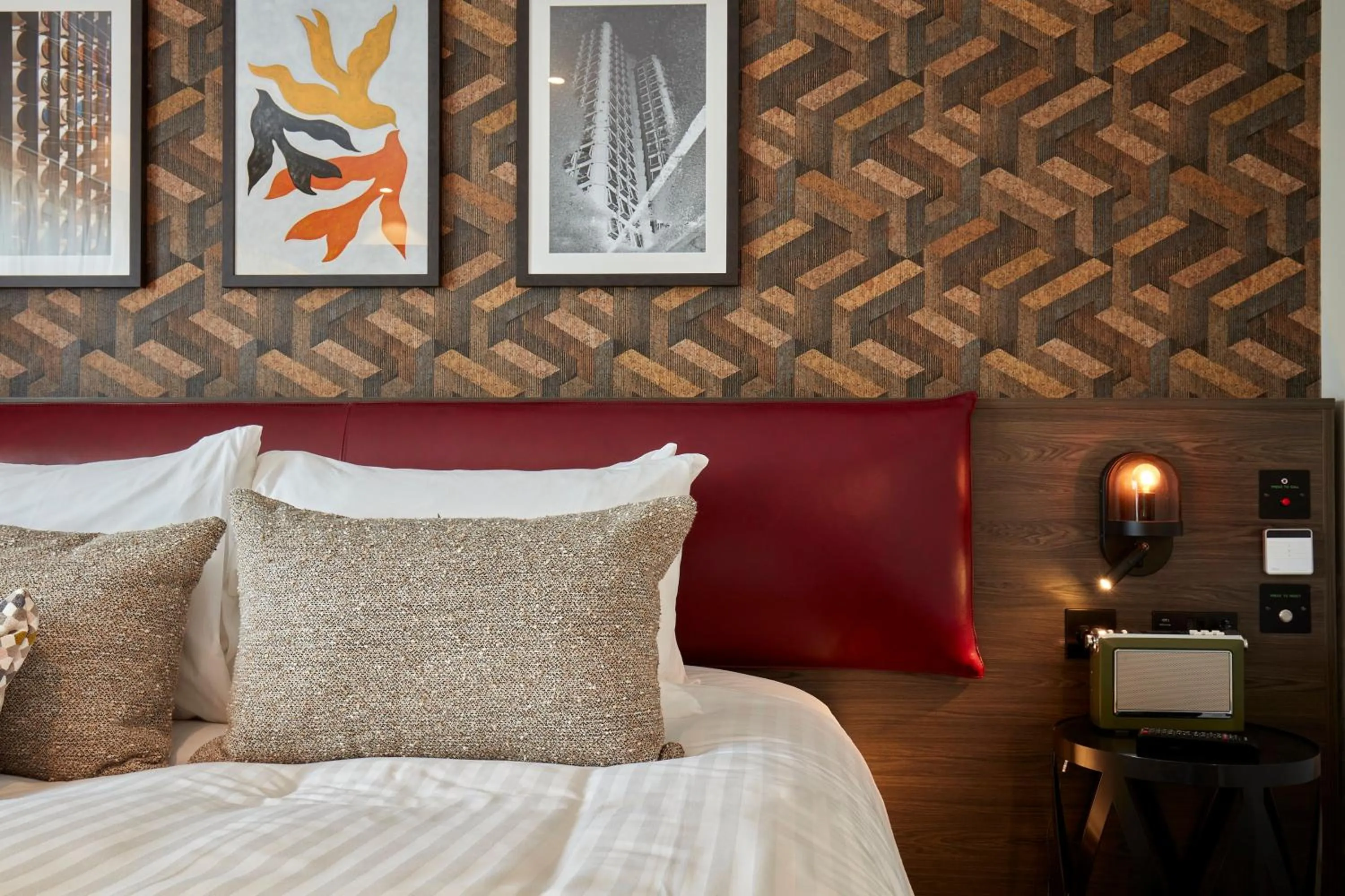 Photo of the whole room, Bed in voco Leicester by IHG