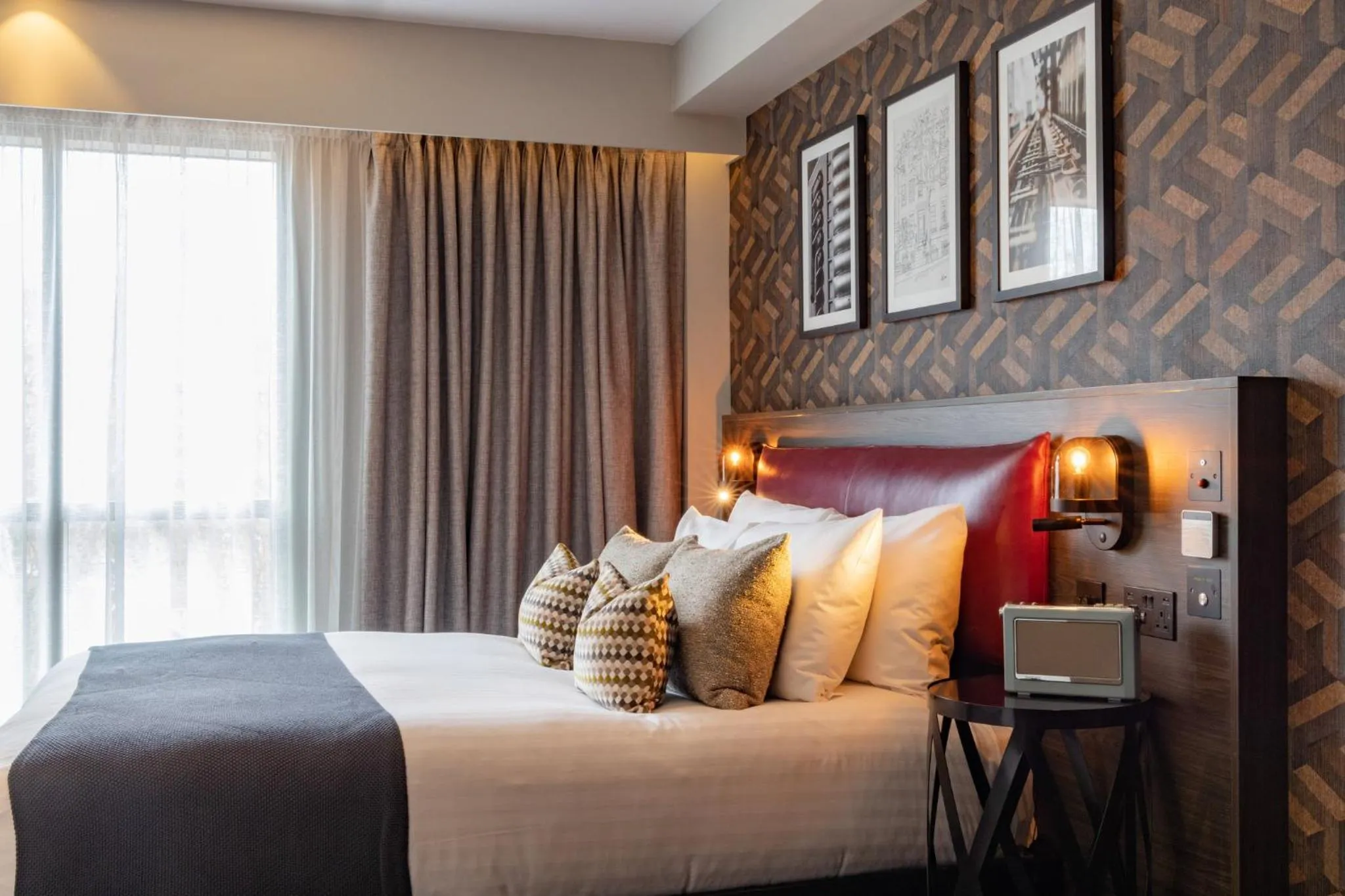 Photo of the whole room, Bed in voco Leicester by IHG