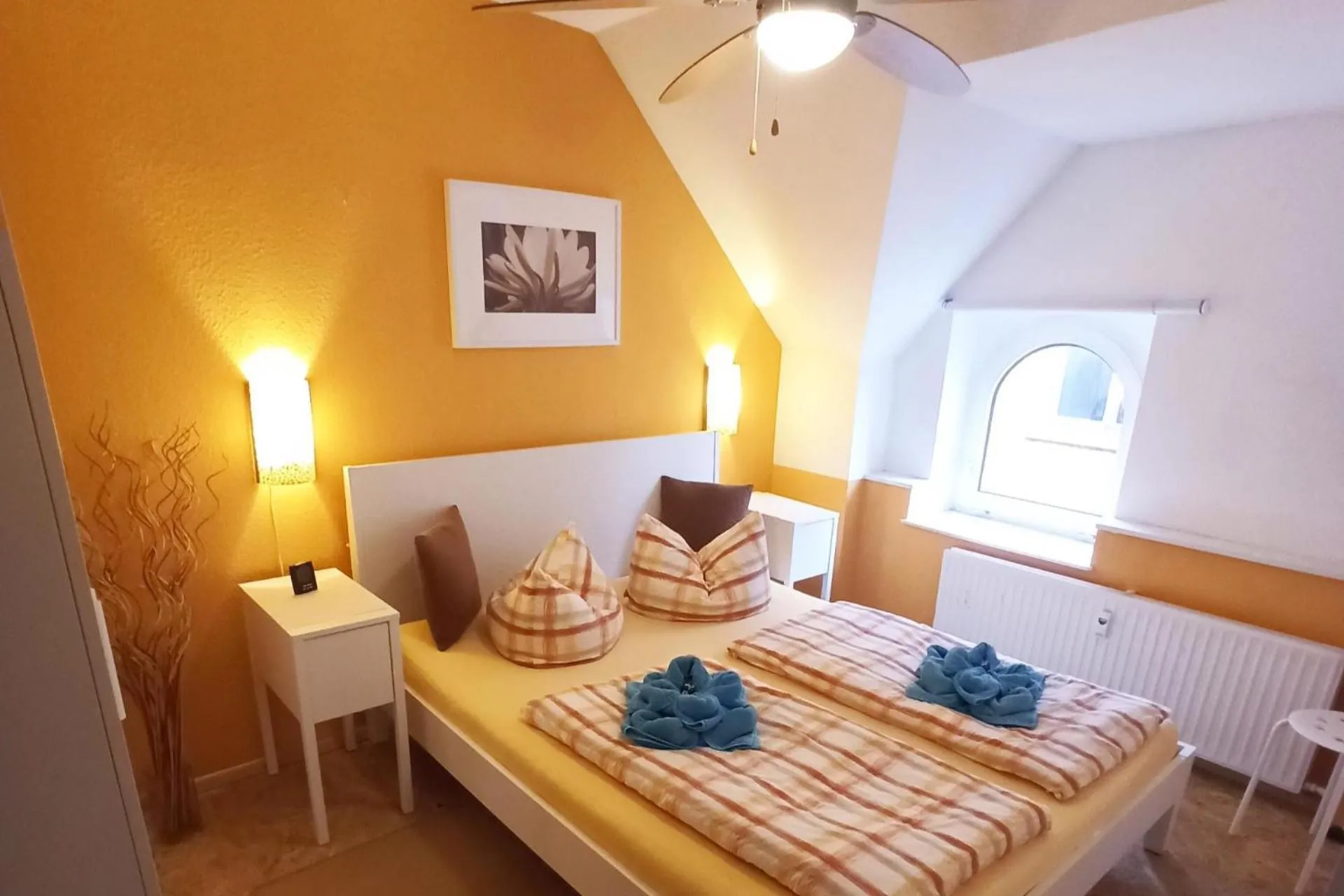 Bed in 2 Bed Apt Sleeps 5 - Rooftop Terrace Wifi