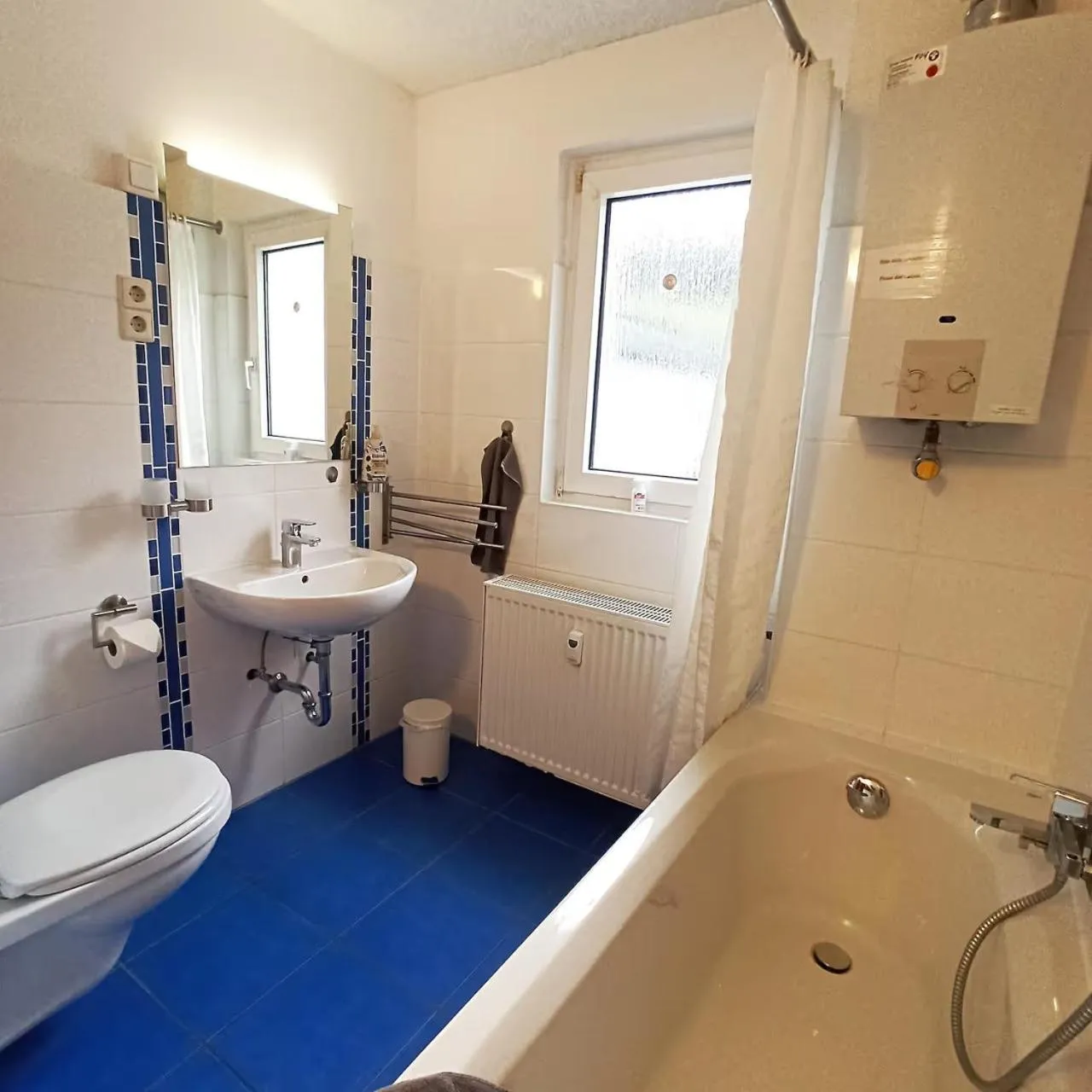 2 Bed Apt Sleeps 5 - Rooftop Terrace Wifi