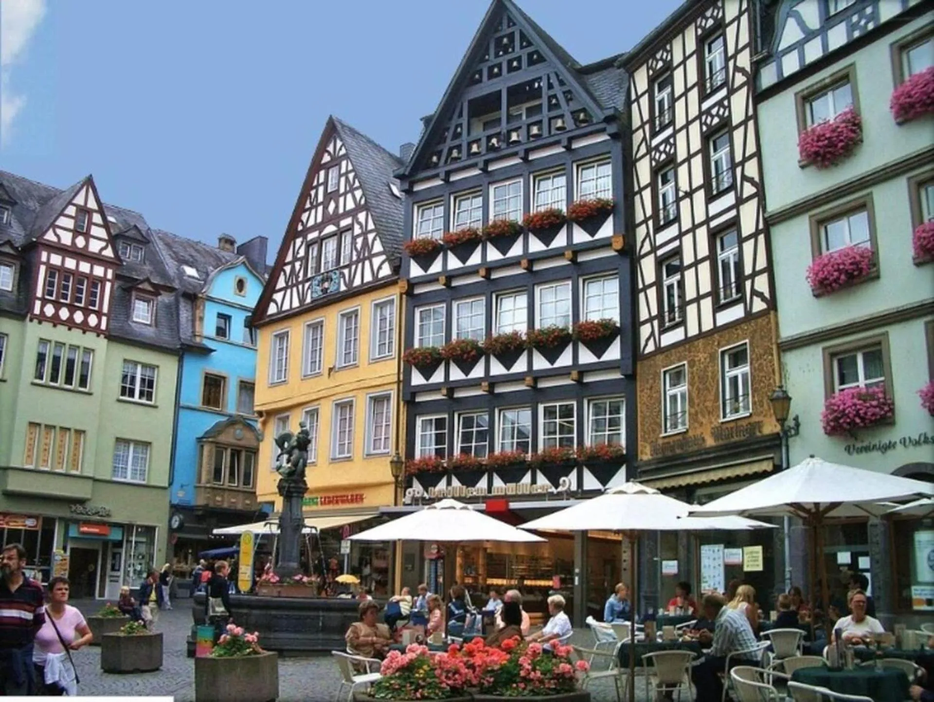 Nearby landmark in 2 Bed Apt Sleeps 5 - Rooftop Terrace Wifi