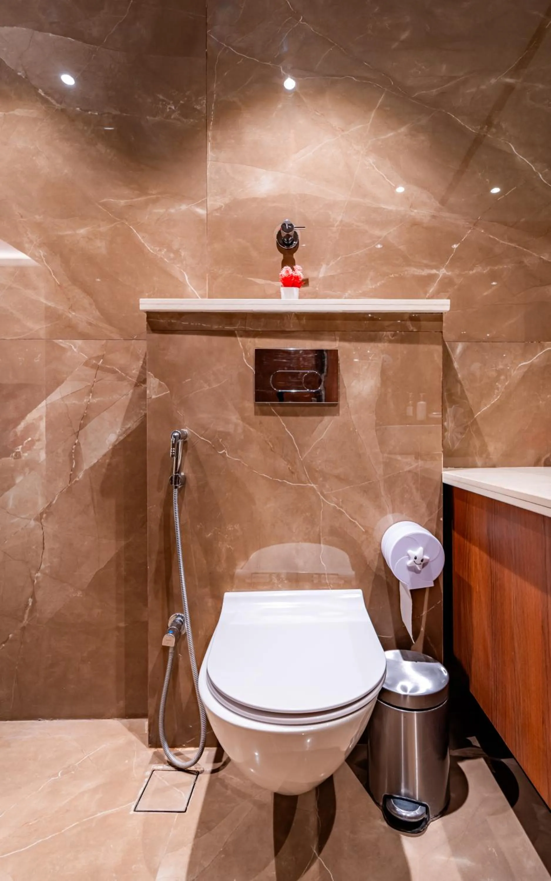 Toilet in Playotel Resort Bhopal