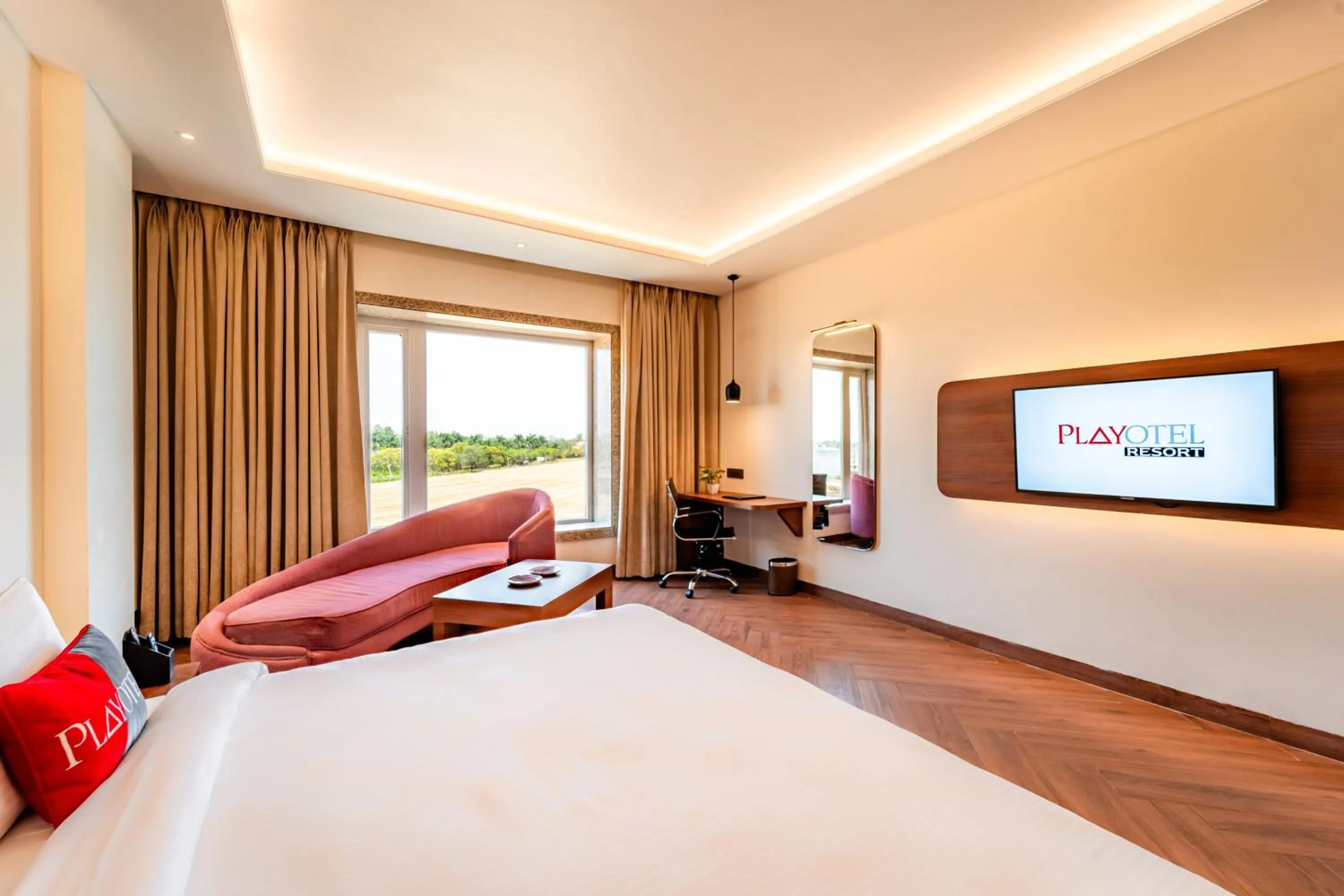 TV and multimedia, Bed in Playotel Resort Bhopal