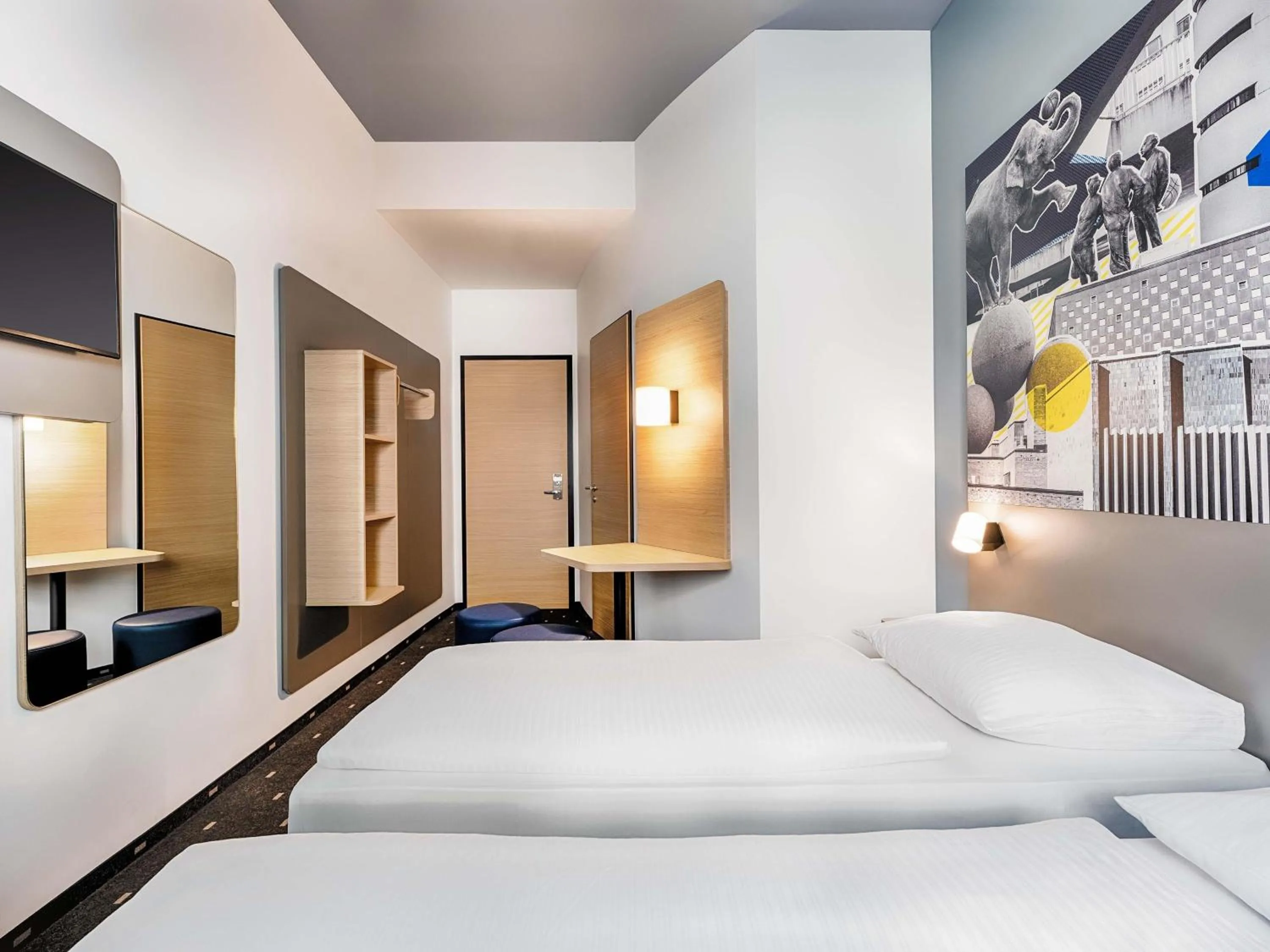 Photo of the whole room, Bed in B&B HOTEL Gießen-City