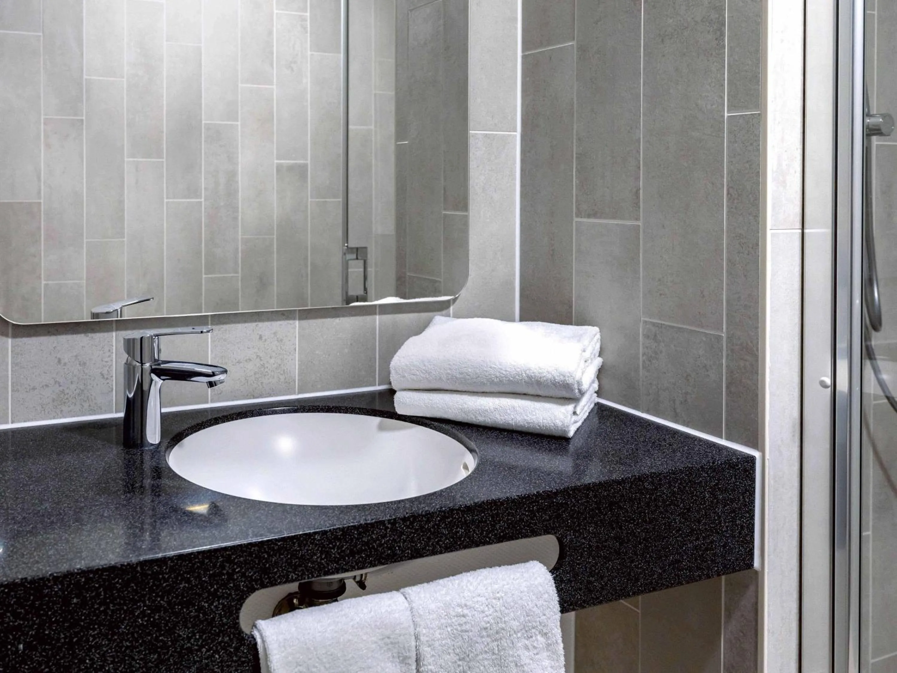 Shower in B&B HOTEL Gießen-City