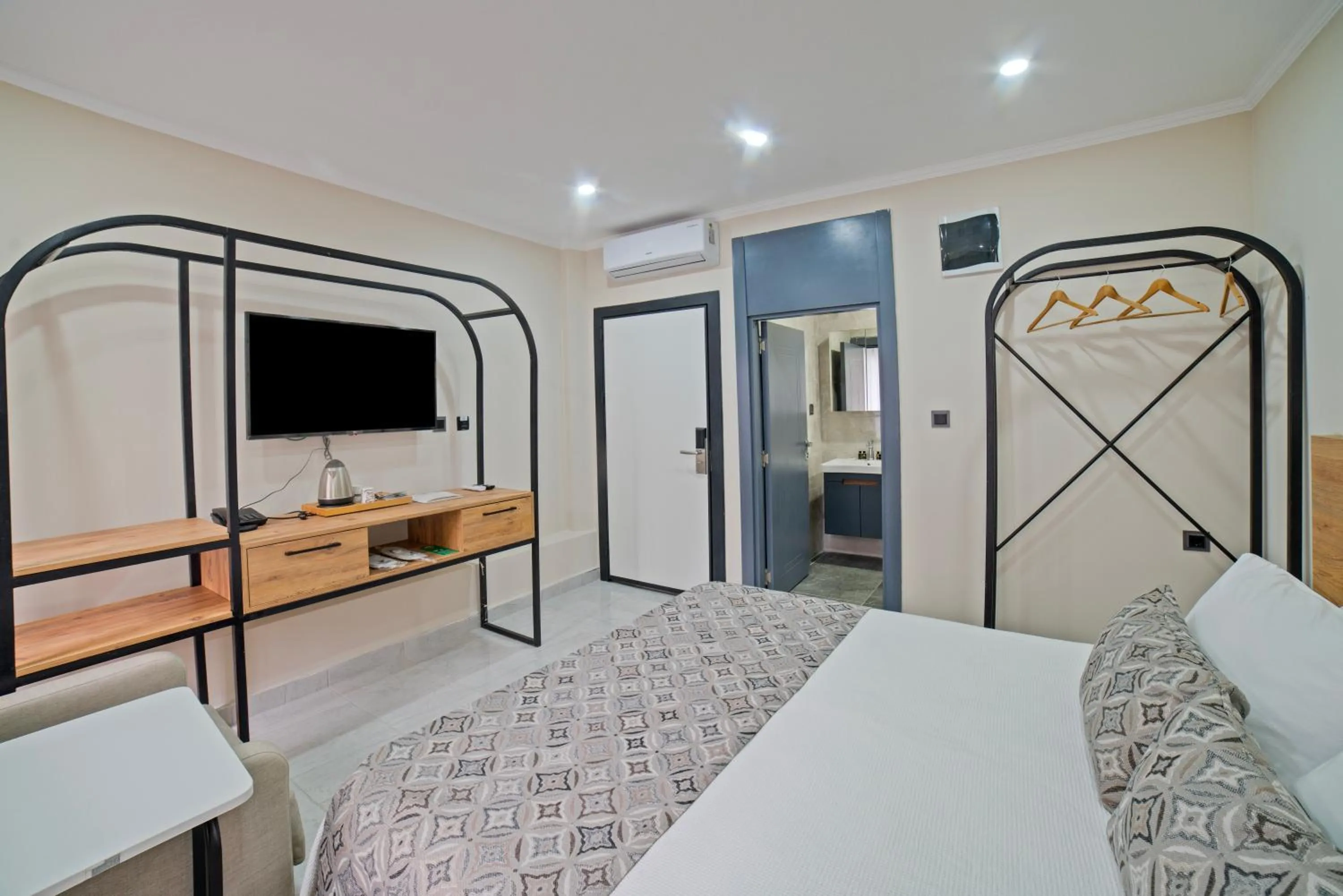 TV and multimedia, Bed in City Moonlight Apart Hotel