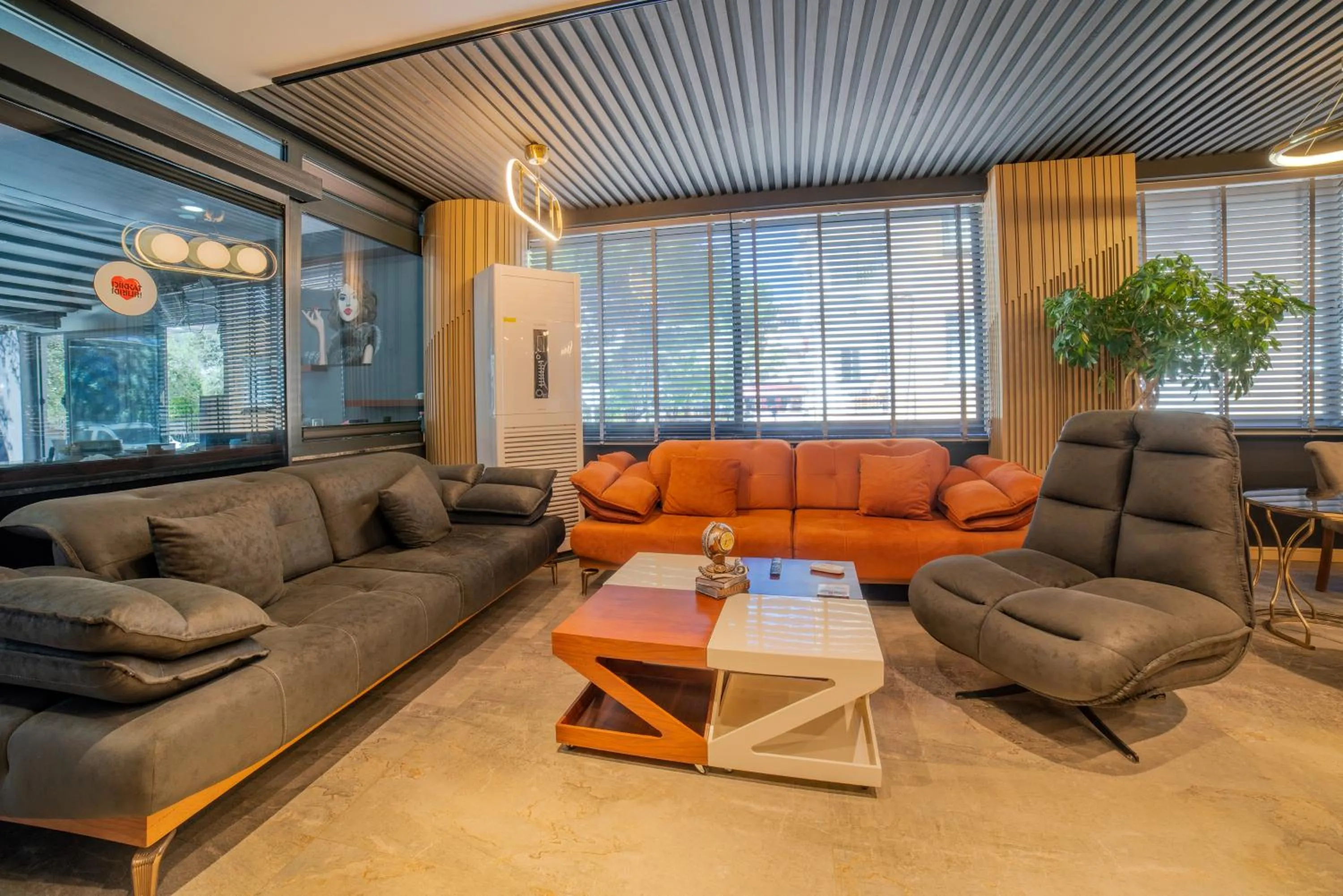 Seating area in City Moonlight Apart Hotel