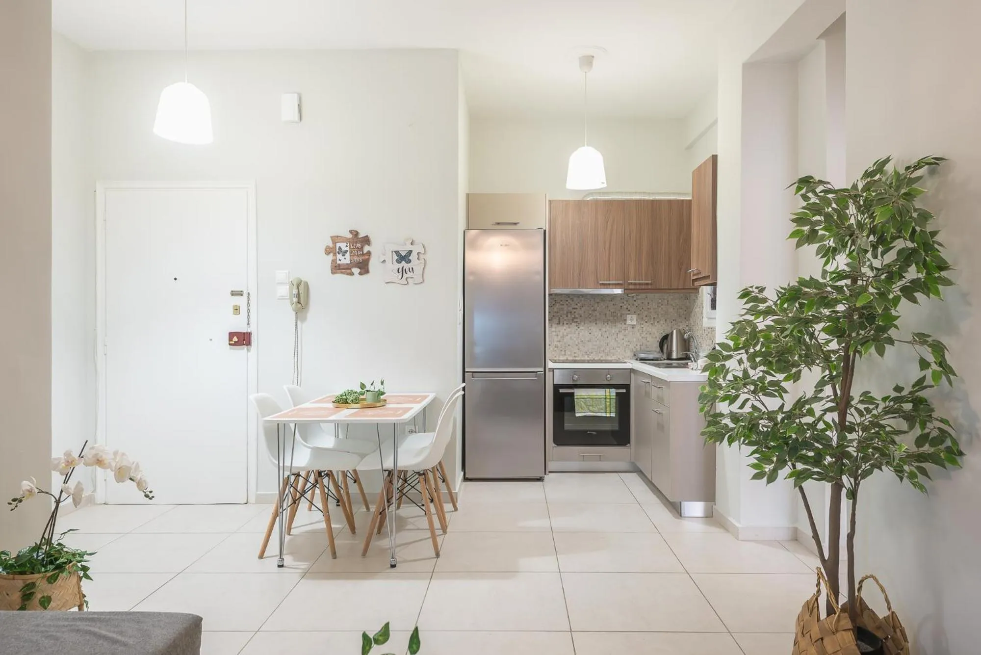 Kitchen or kitchenette in Erythros Boutique Suite By Cloudkeys