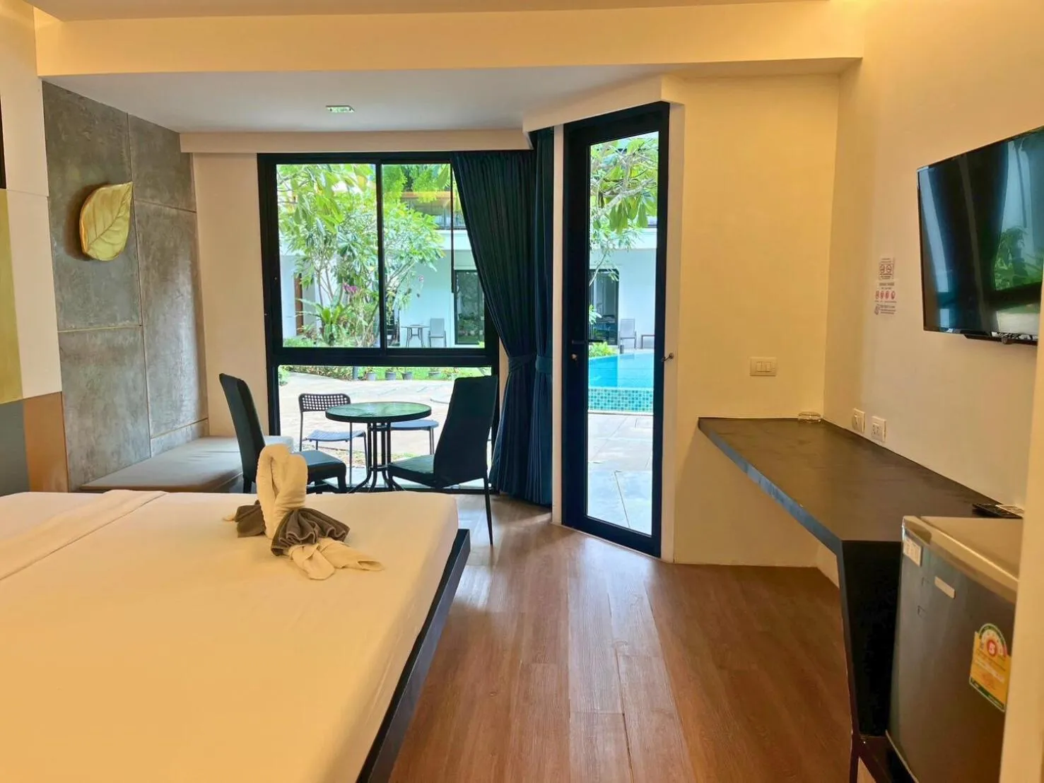 Property building, Bed in Z&Z Resort