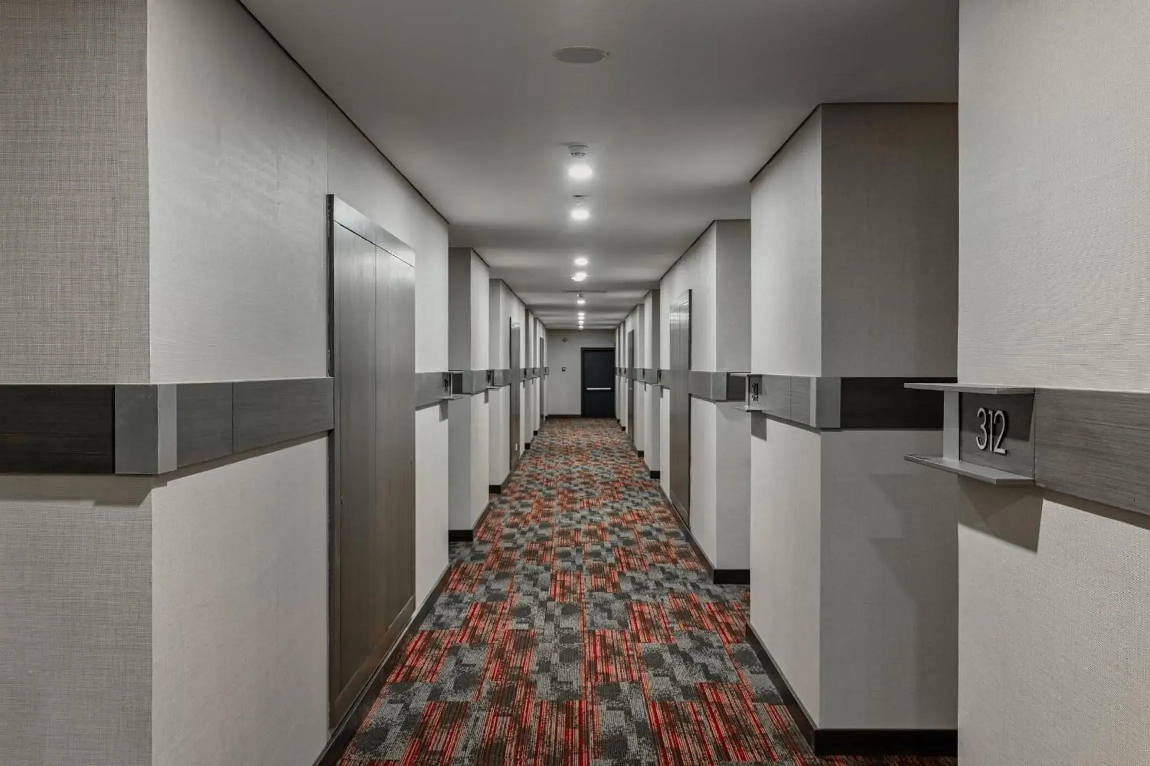 Property building in Alisa Hotel Tema Property building in Alisa Hotel Tema