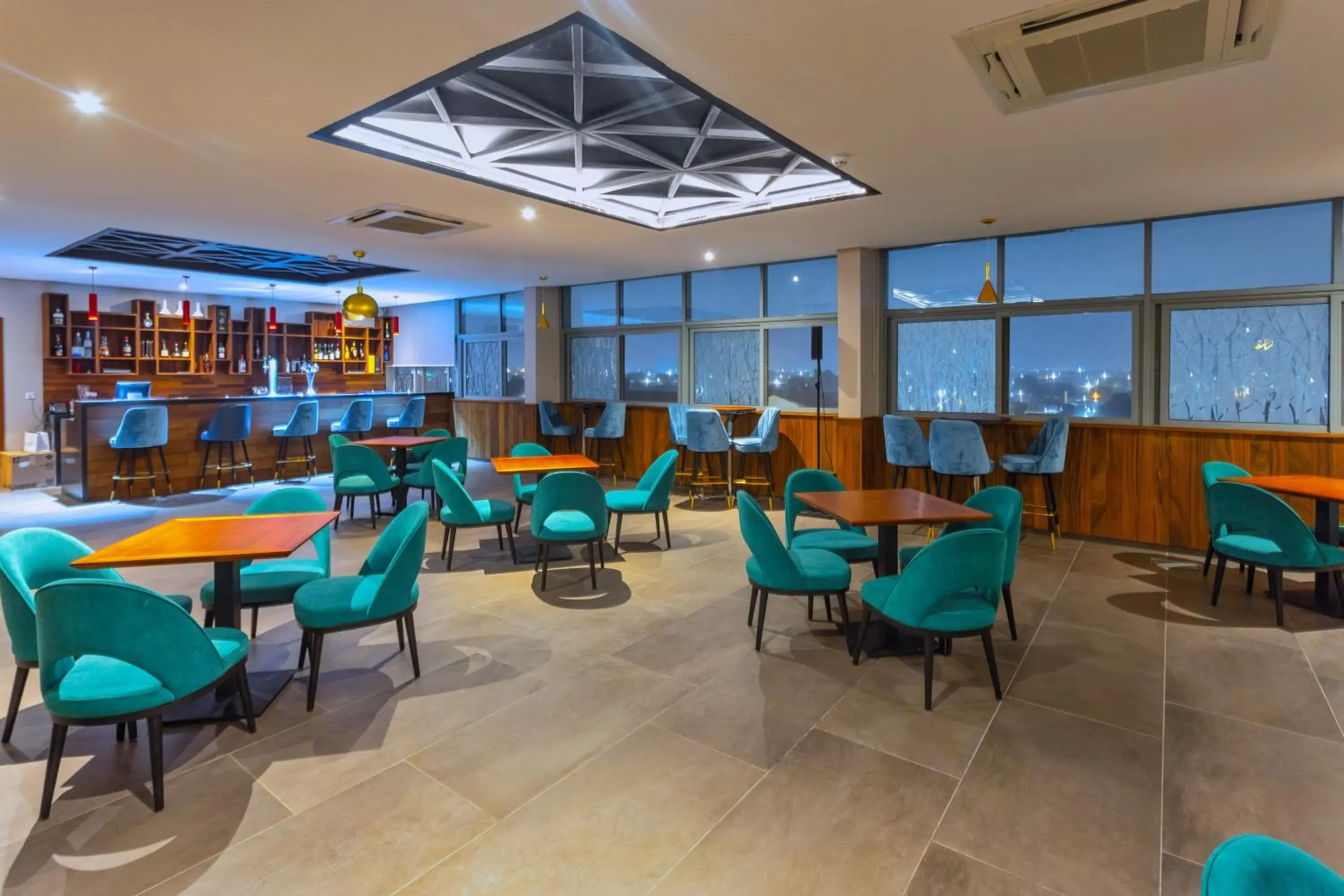 Lounge or bar in Alisa Hotel Tema Lounge or bar in Alisa Hotel Tema