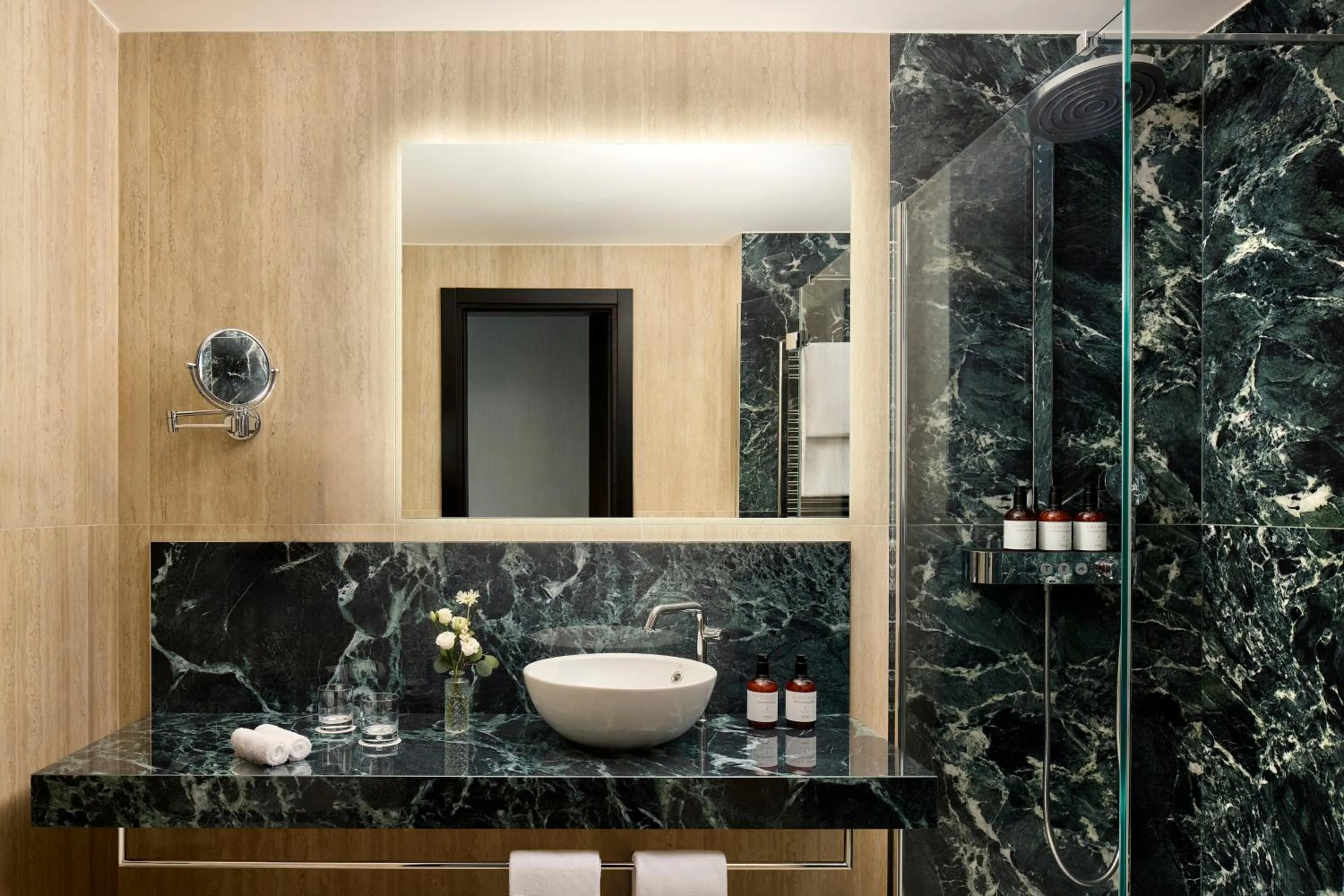 Bathroom in NH Caltagirone Villa San Mauro