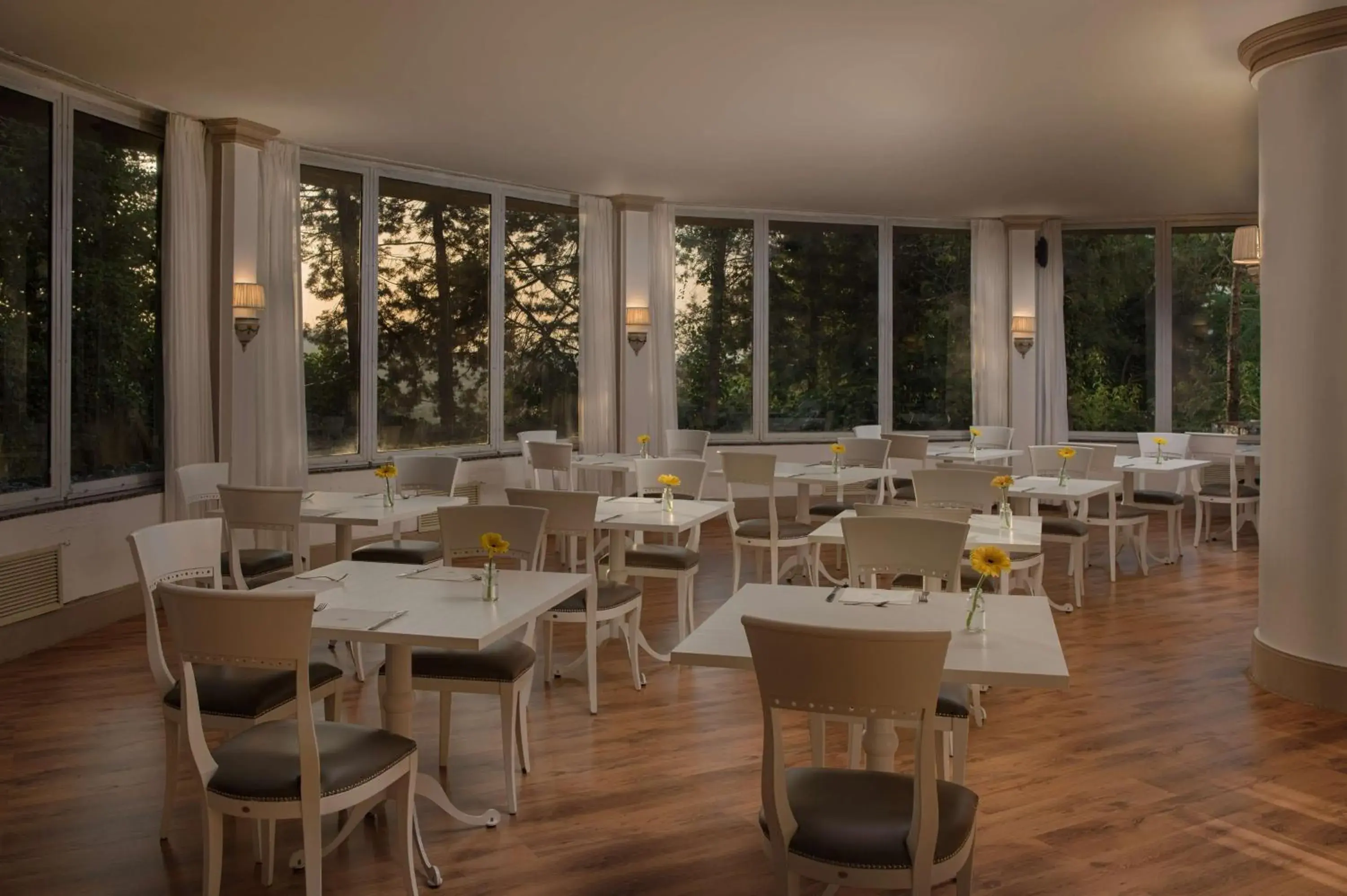 Restaurant/places to eat in NH Caltagirone Villa San Mauro Restaurant/places to eat in NH Caltagirone Villa San Mauro