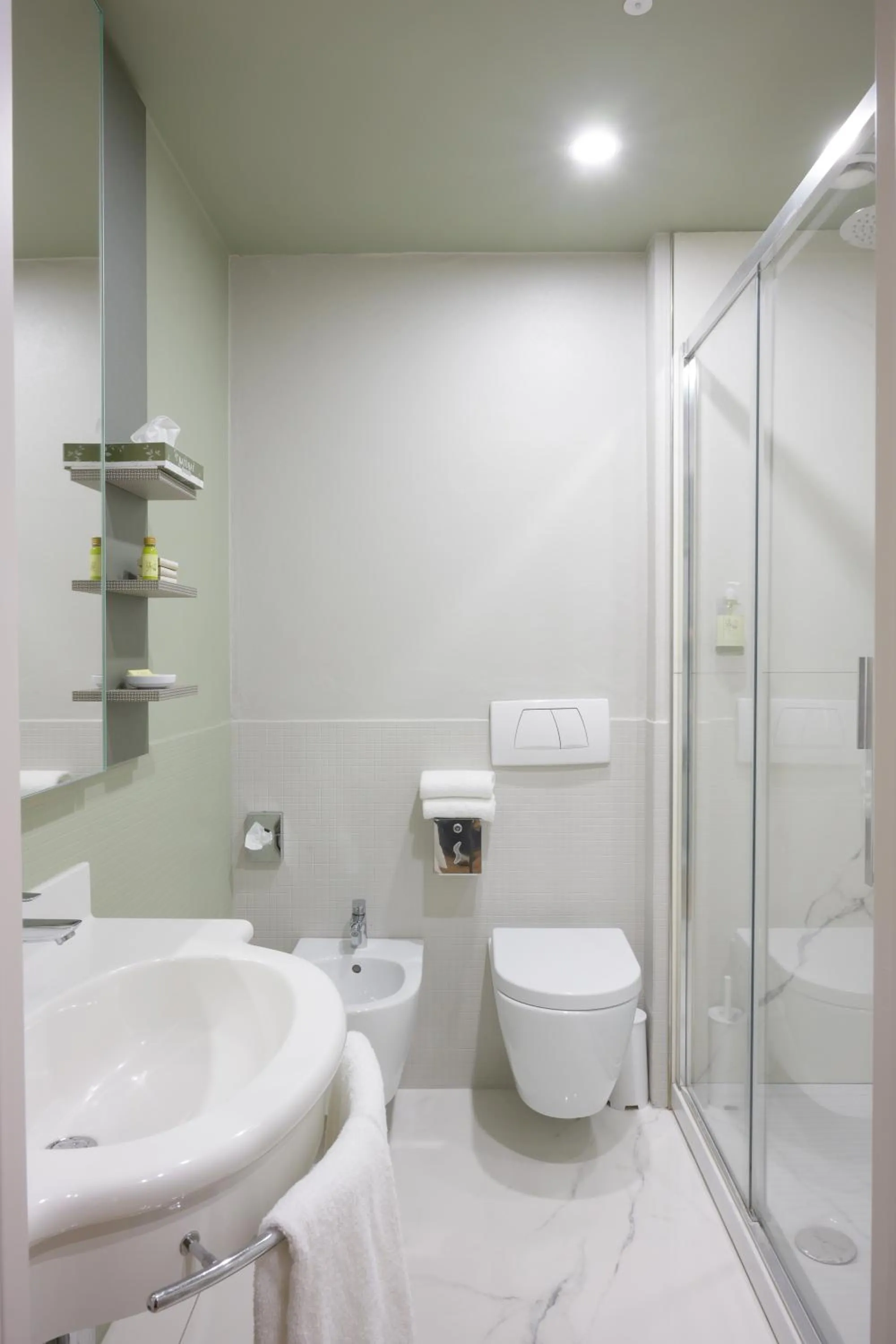 Shower in Hotel Ilaria