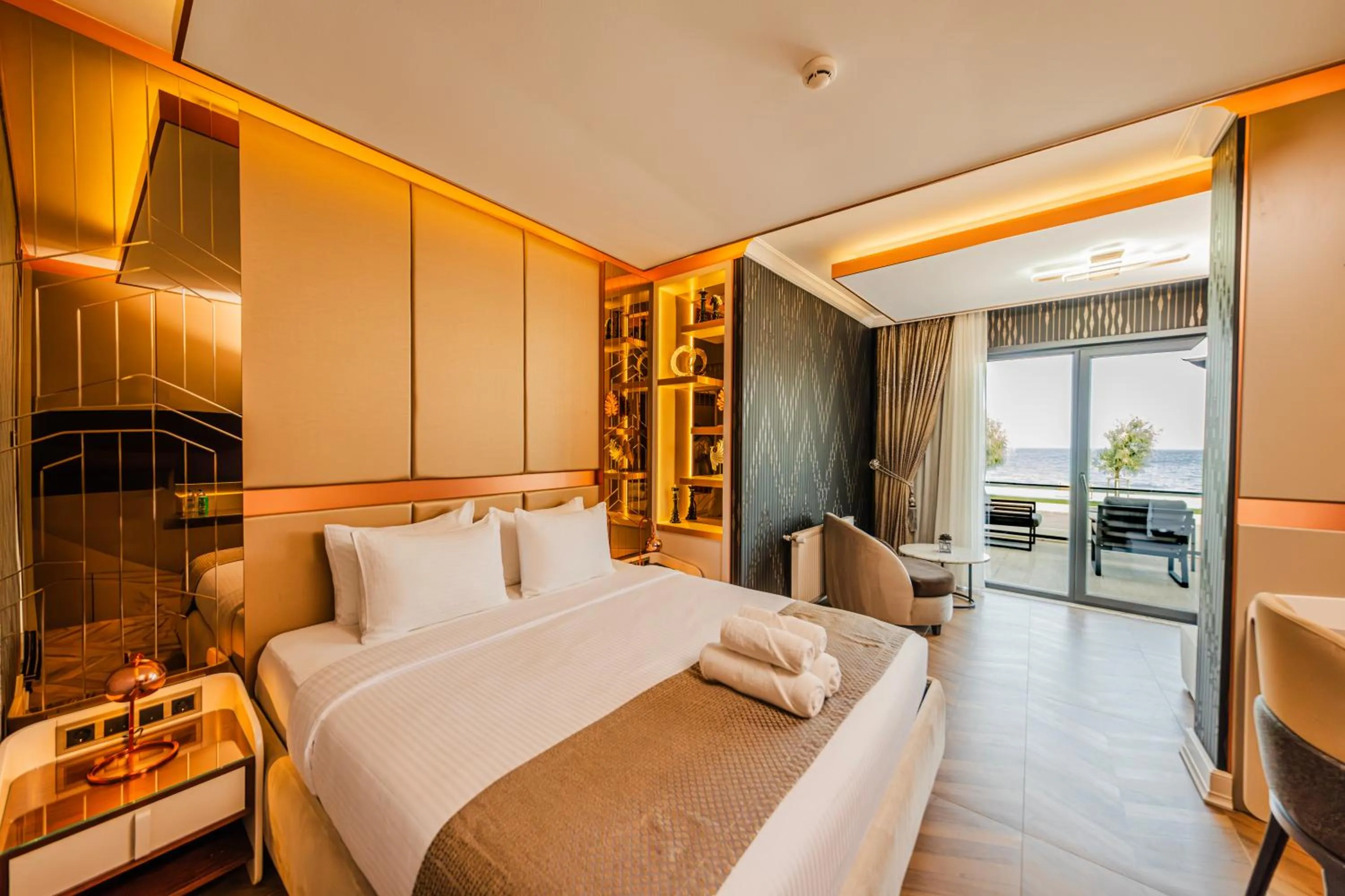 Bed in MQ Hotel Suites & SPA