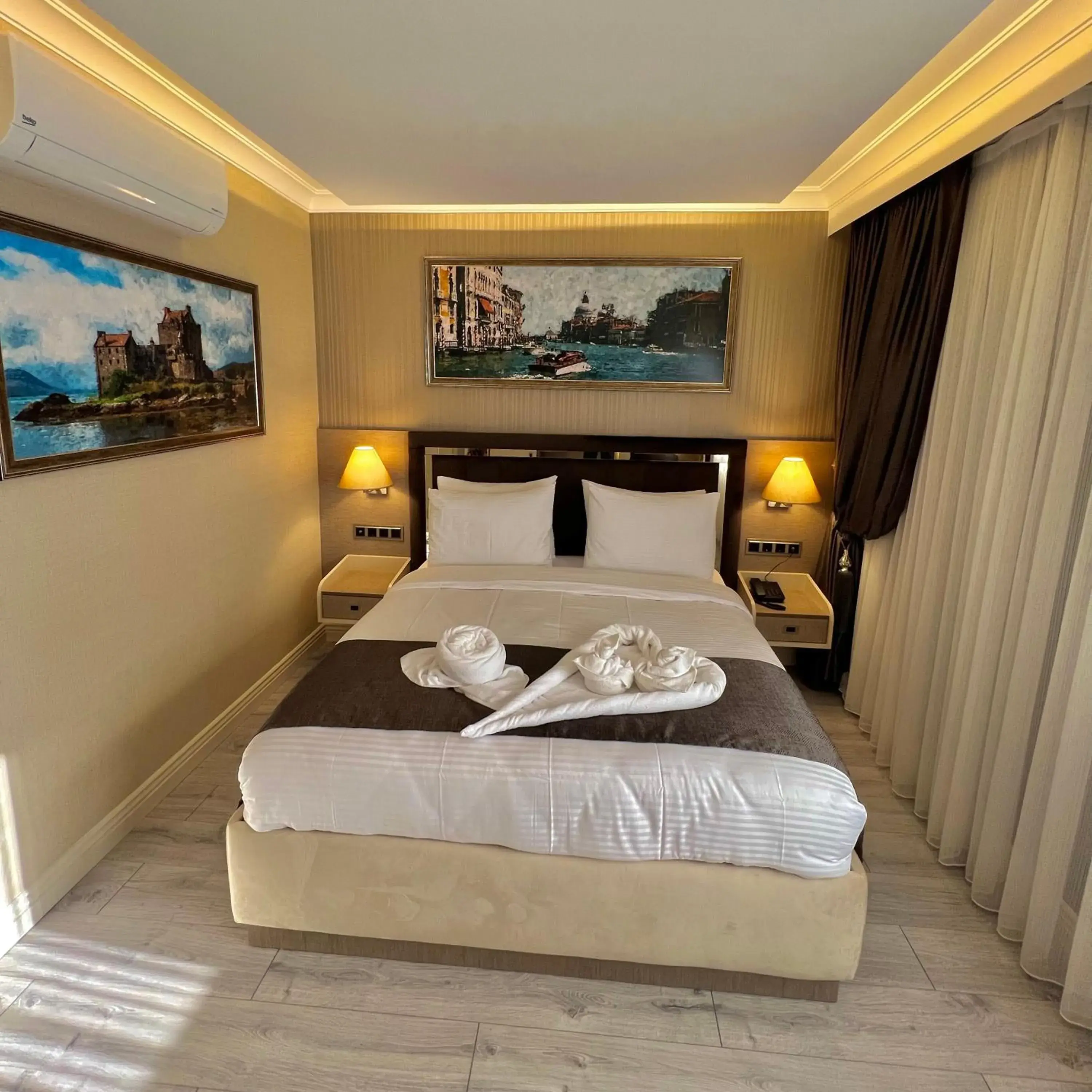 Bed in MQ Hotel Bed in MQ Hotel