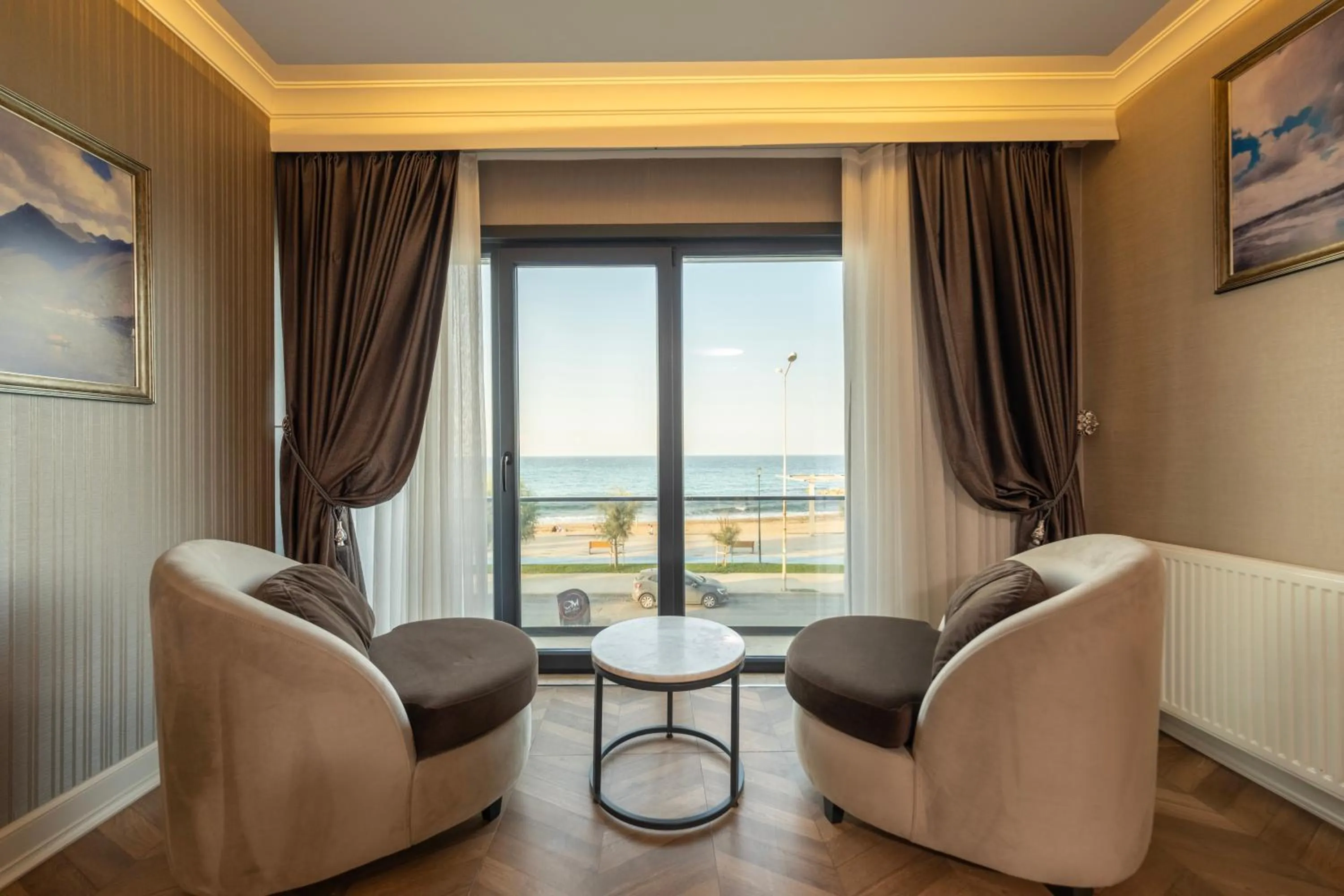 MQ Hotel Suites & SPA