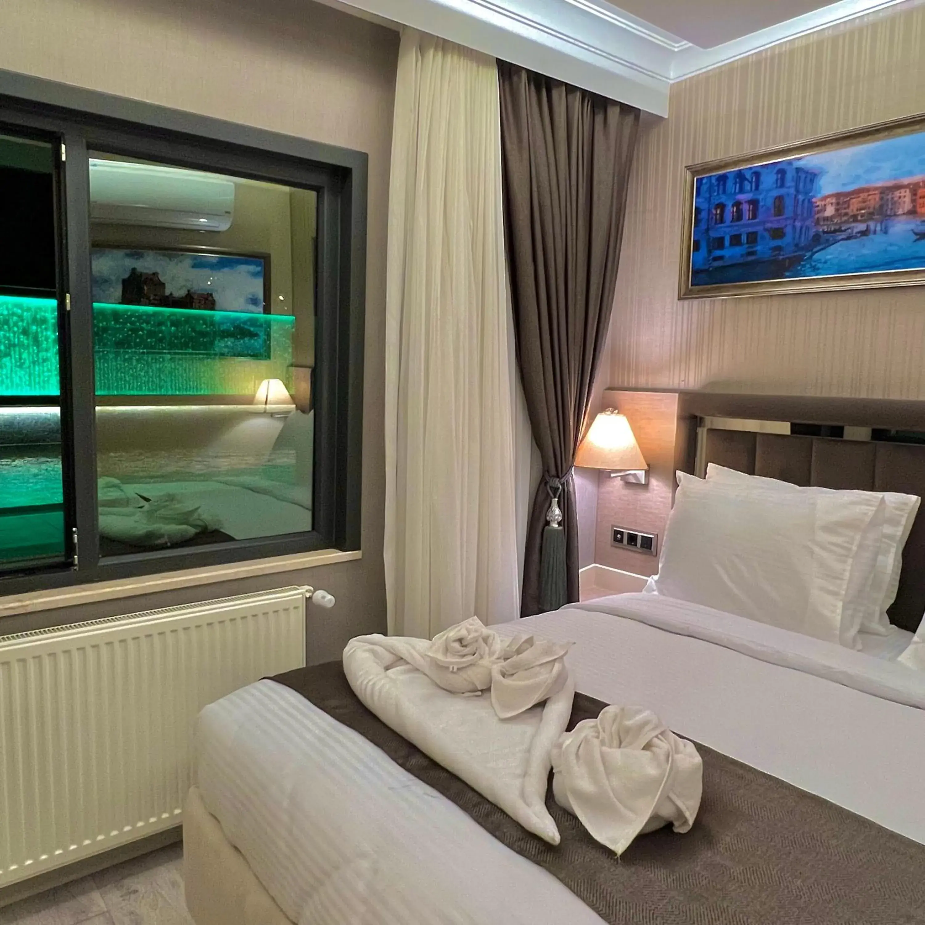 Pool view, Bed in MQ Hotel Pool view, Bed in MQ Hotel