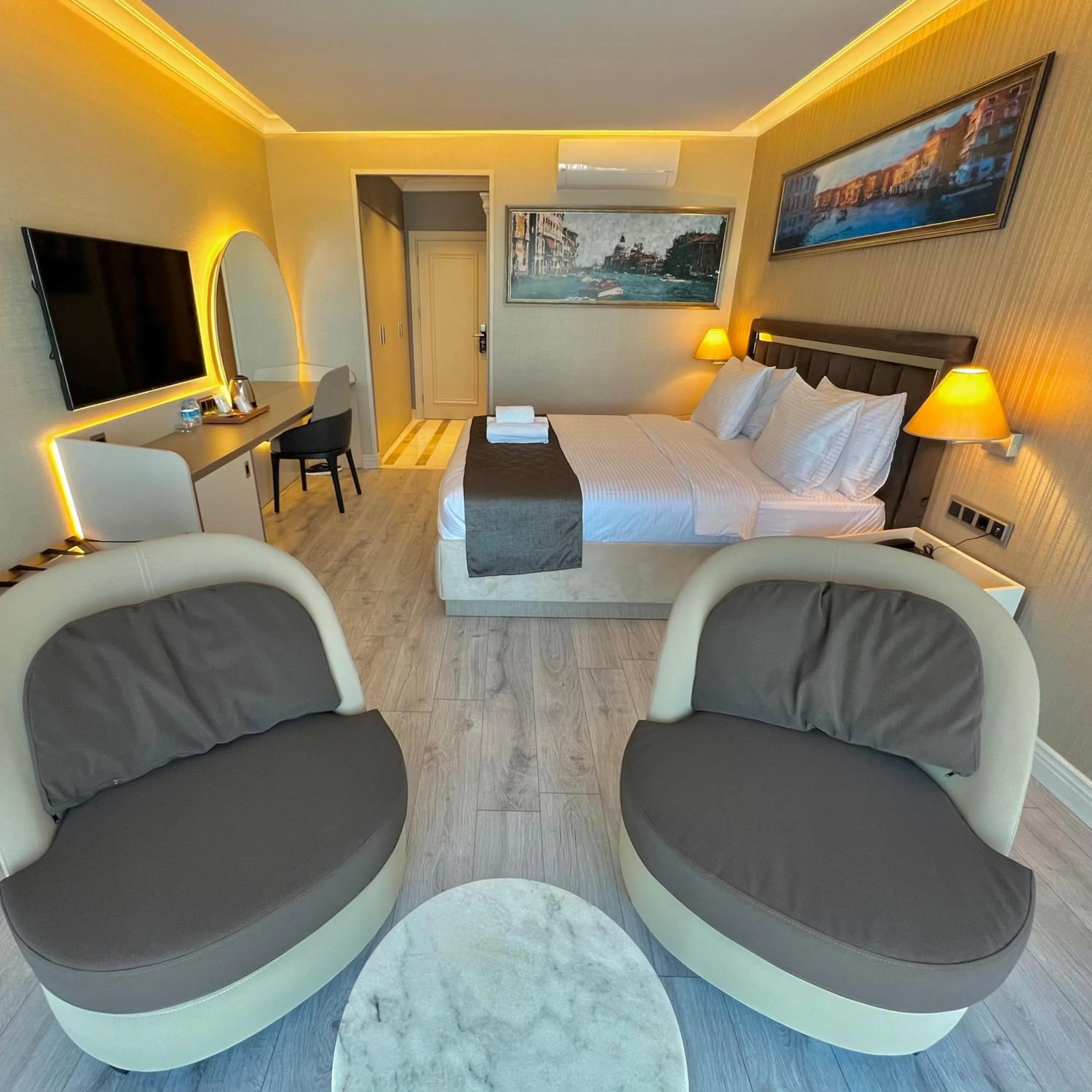 Photo of the whole room, Bed in MQ Hotel Suites & SPA