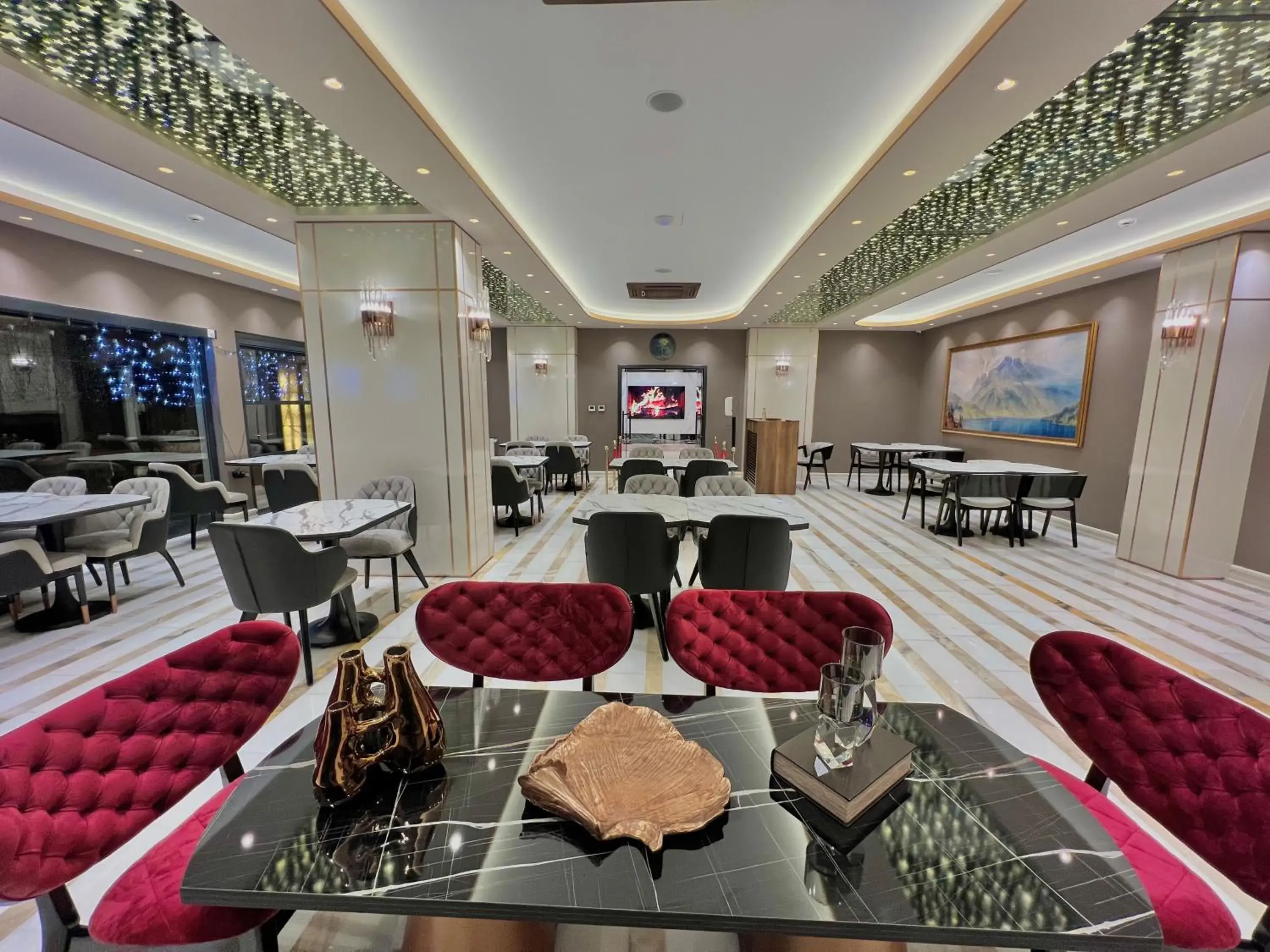 Restaurant/places to eat in MQ Hotel Restaurant/places to eat in MQ Hotel