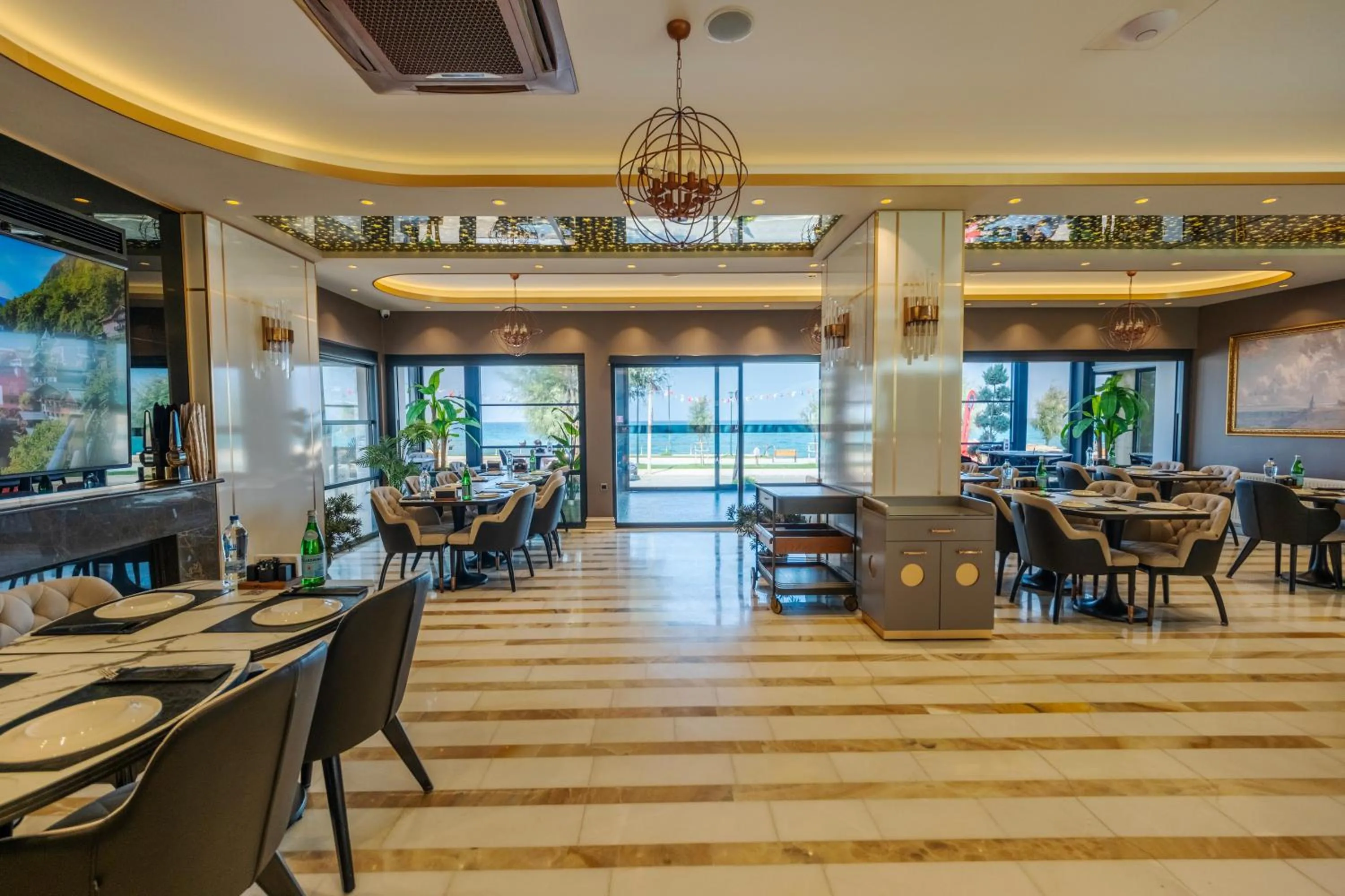 MQ Hotel Suites & SPA