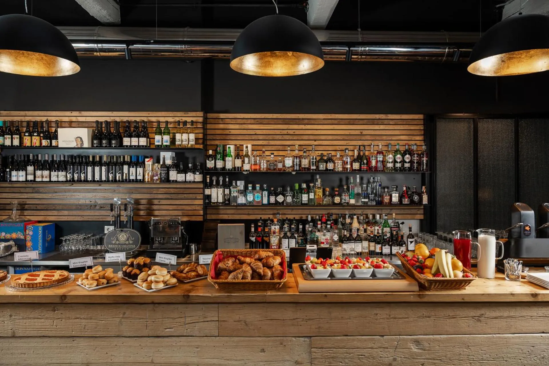 Buffet breakfast in Maxxim Hotel & Loft