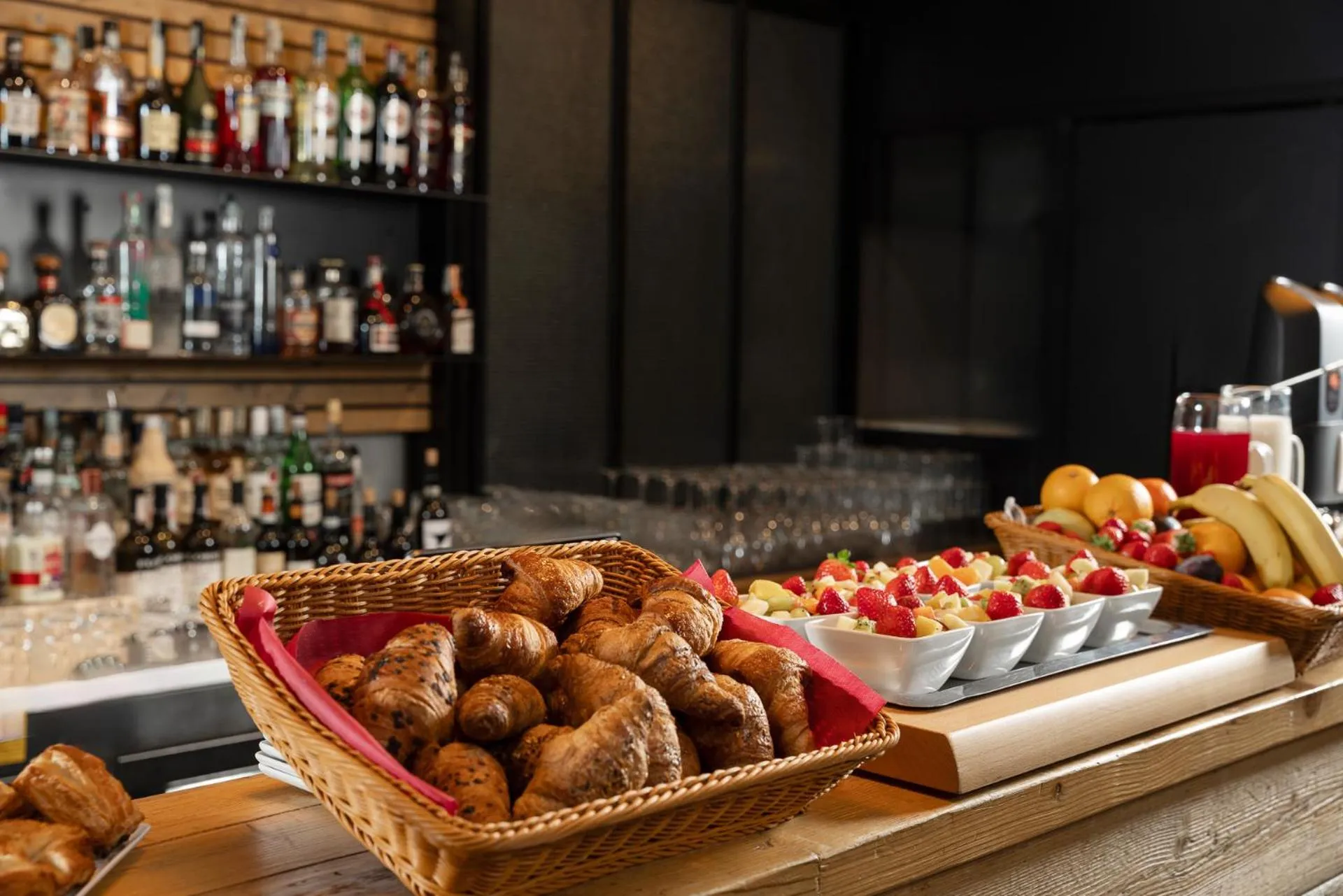 Buffet breakfast in Maxxim Hotel & Loft