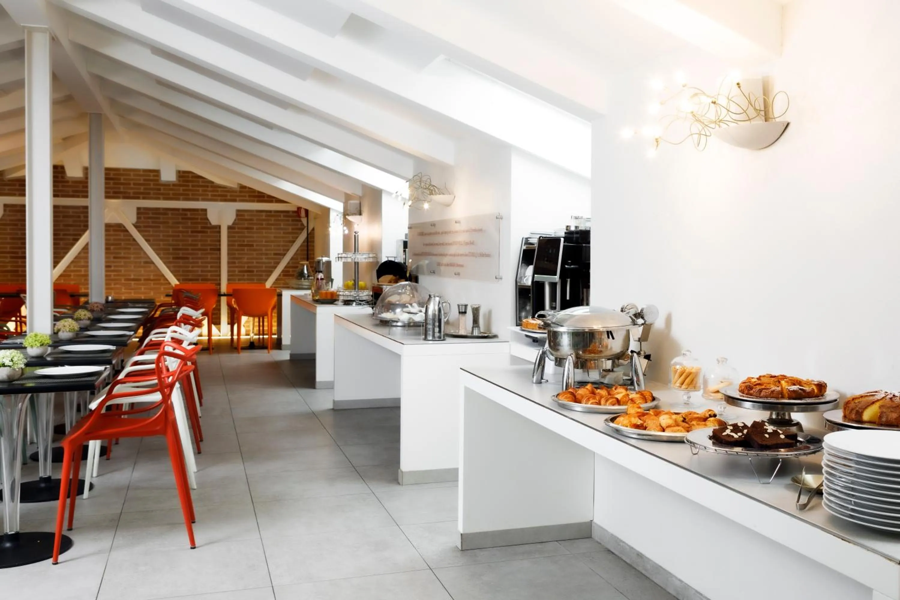 Food and drinks in Best Western Plus Royal Superga Hotel