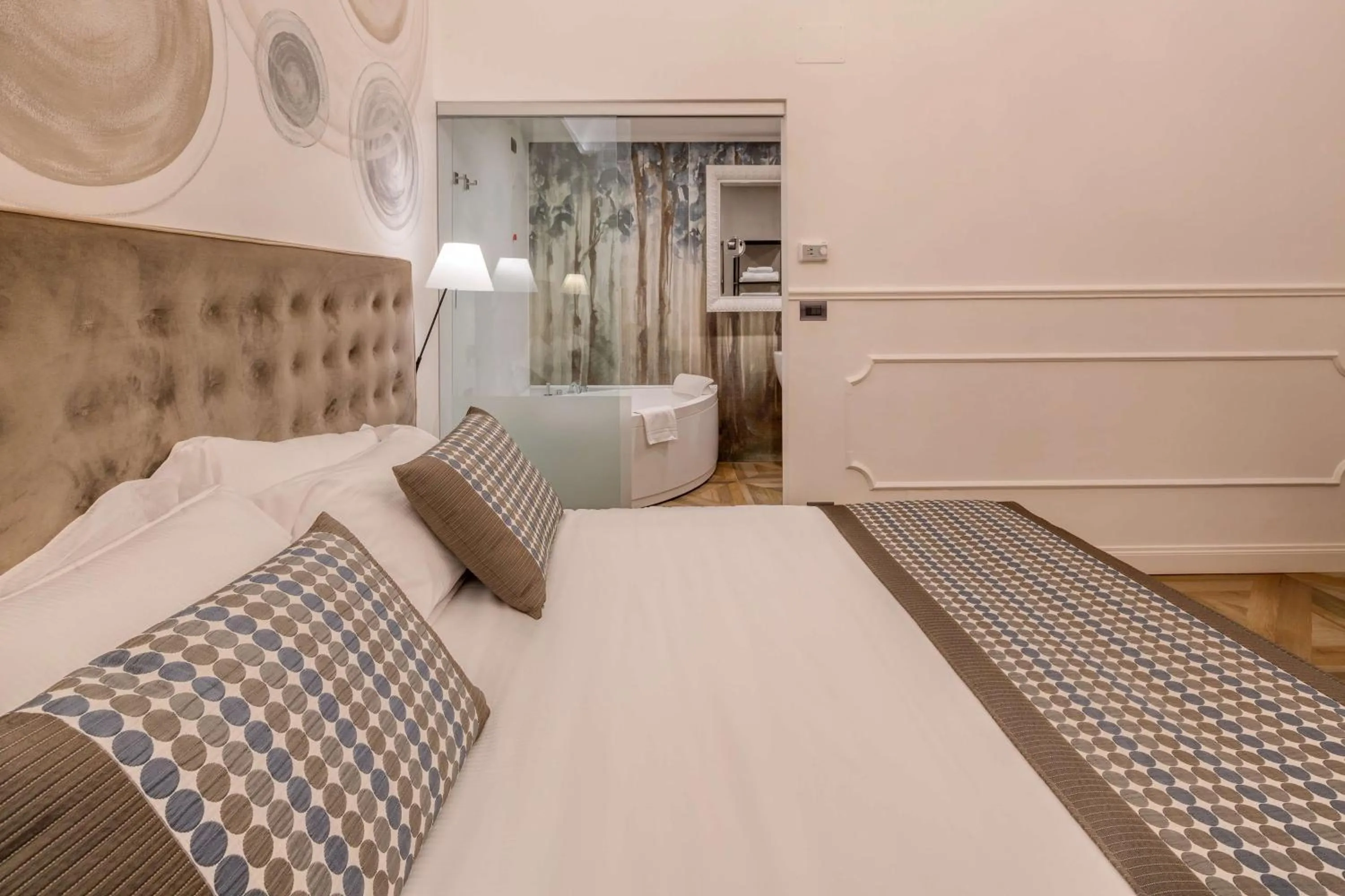 Photo of the whole room, Bed in Best Western Plus Royal Superga Hotel