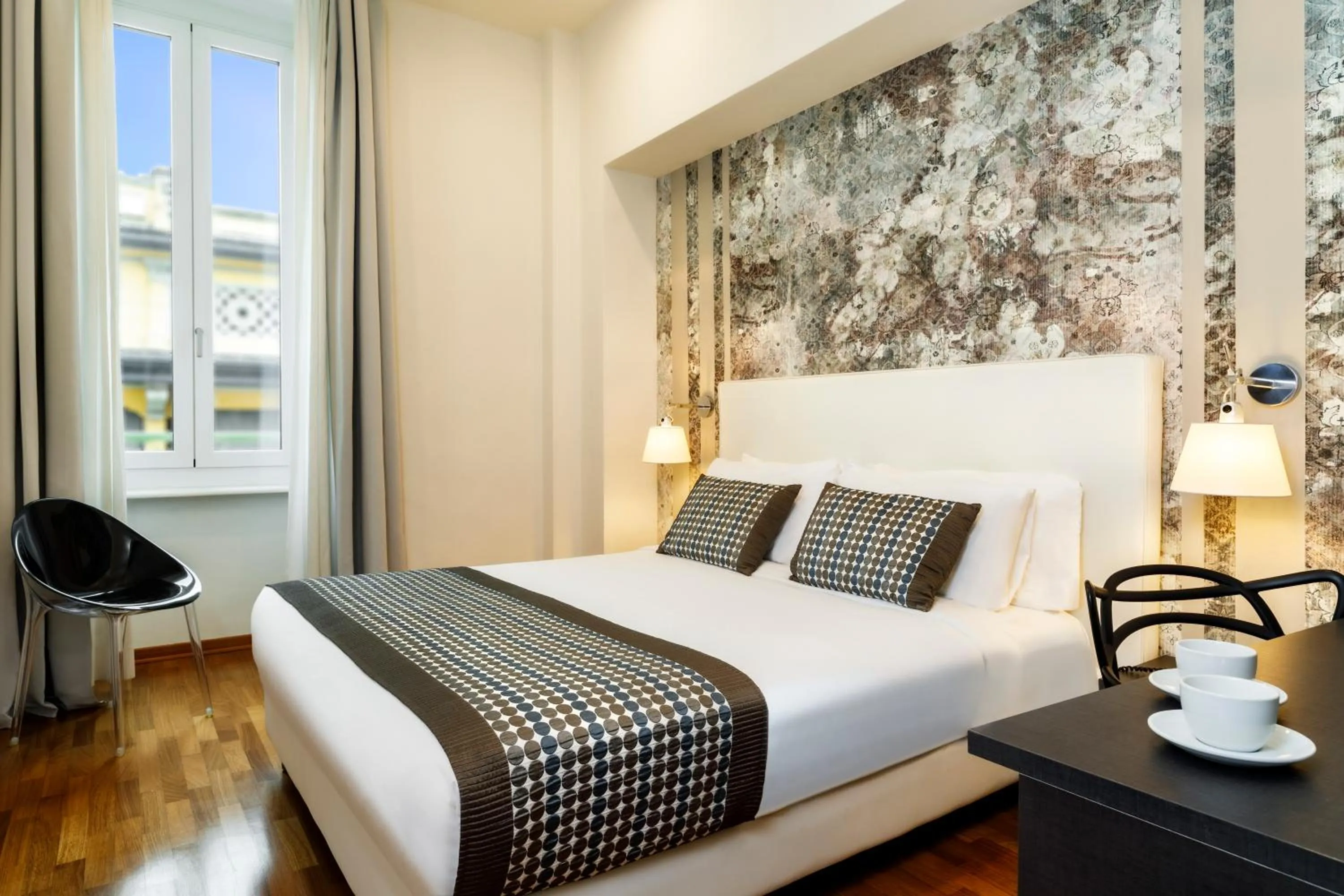 Photo of the whole room, Bed in Best Western Plus Royal Superga Hotel