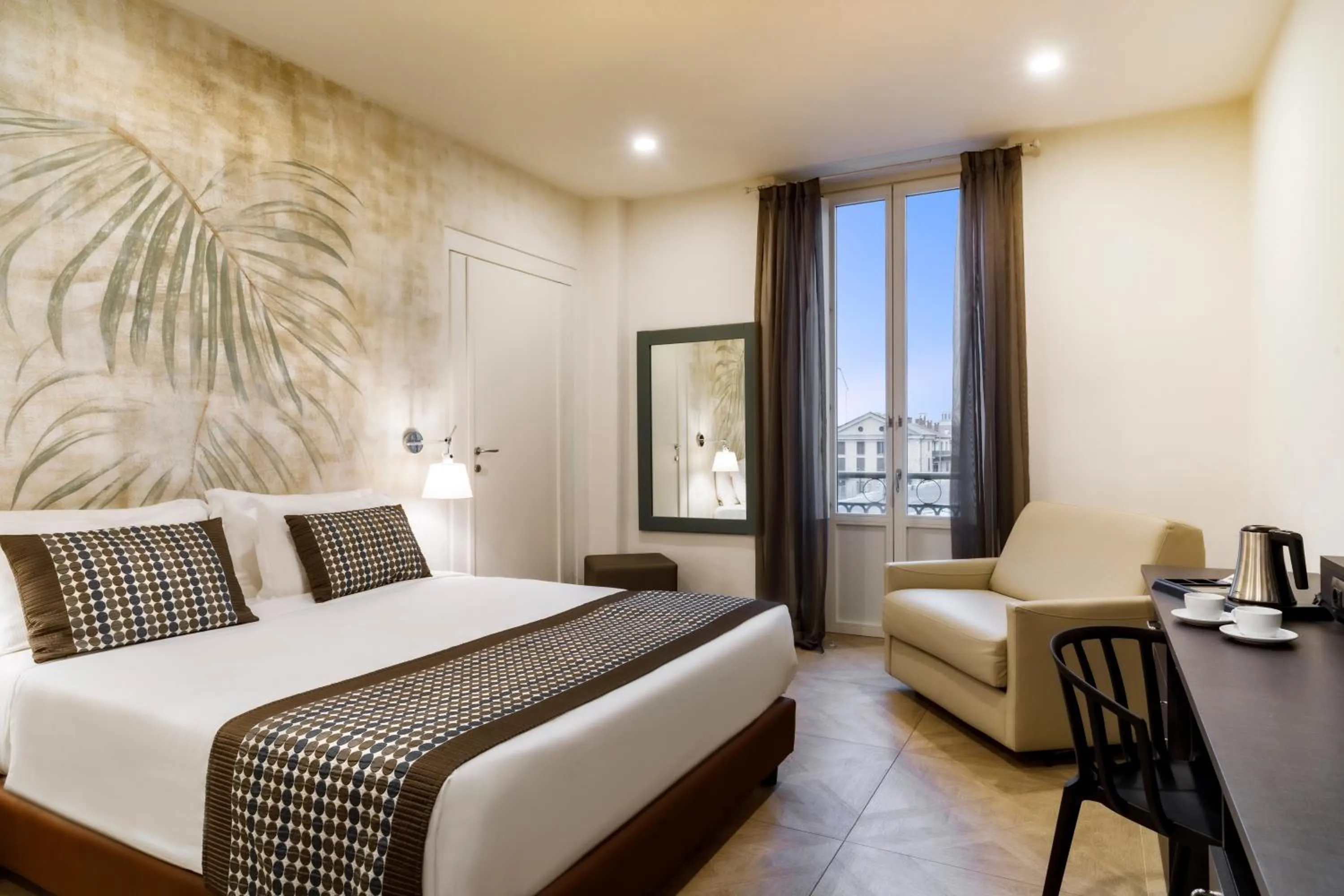 Bed in Best Western Plus Royal Superga Hotel