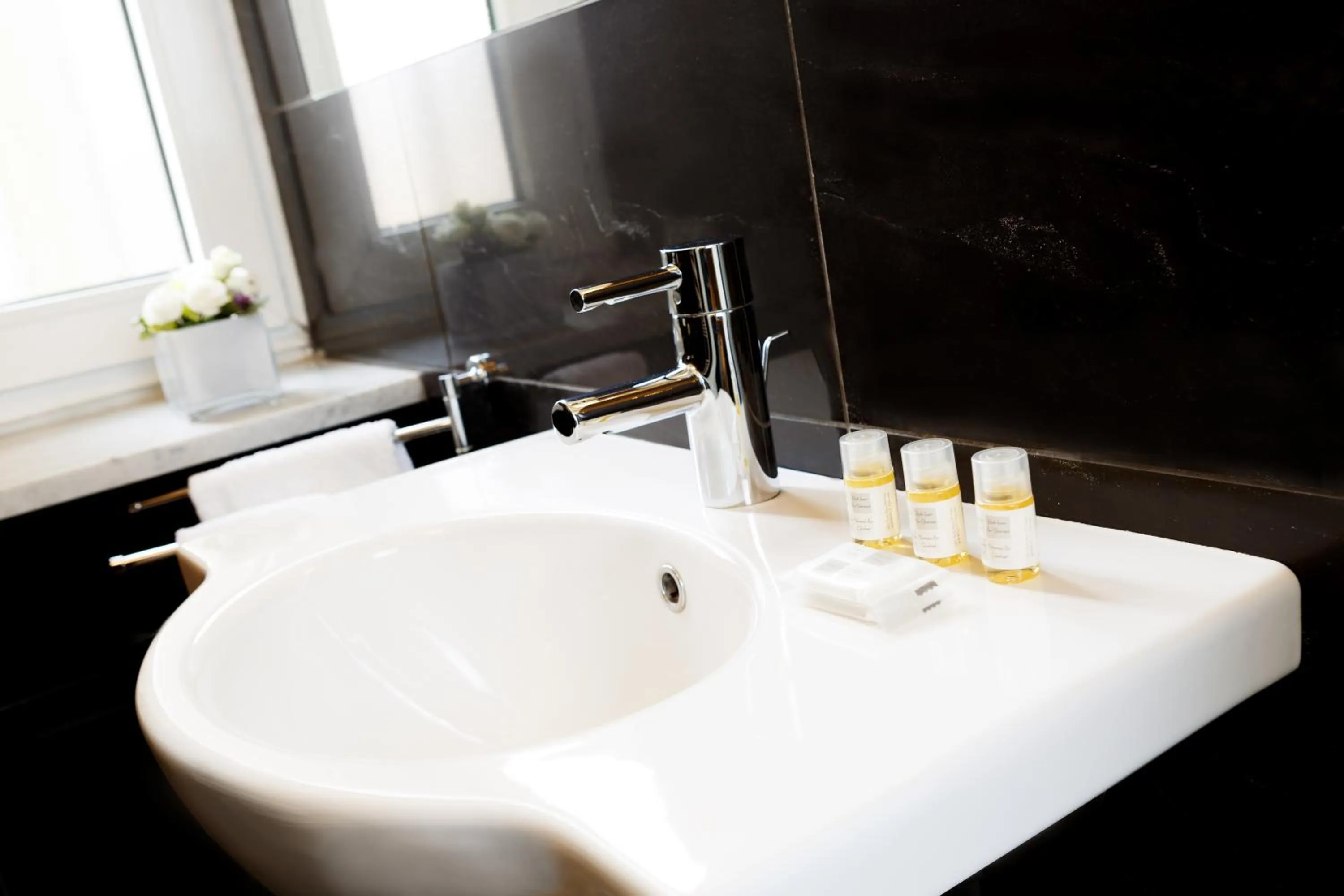 Bathroom in Best Western Plus Royal Superga Hotel