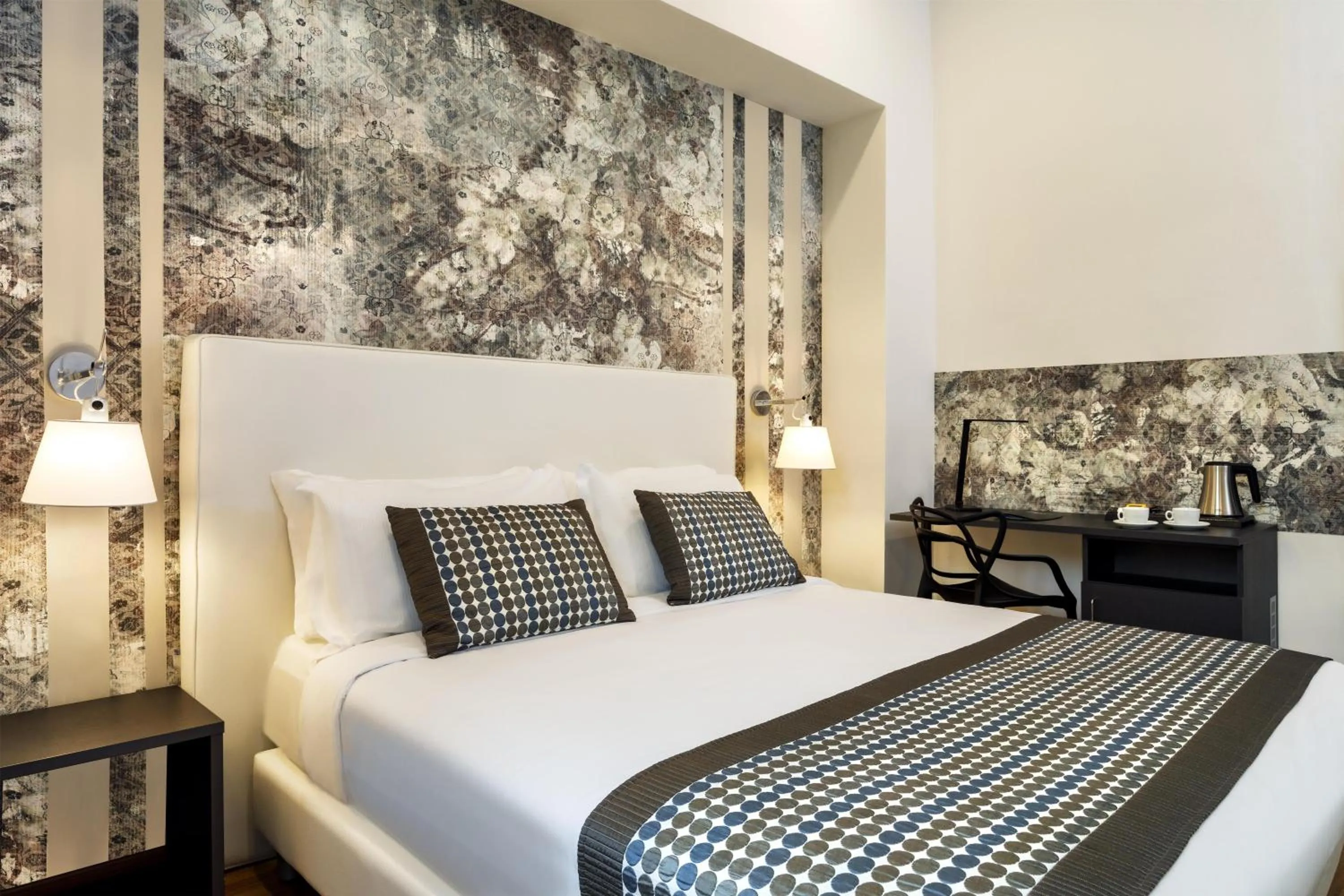 Bedroom, Bed in Best Western Plus Royal Superga Hotel