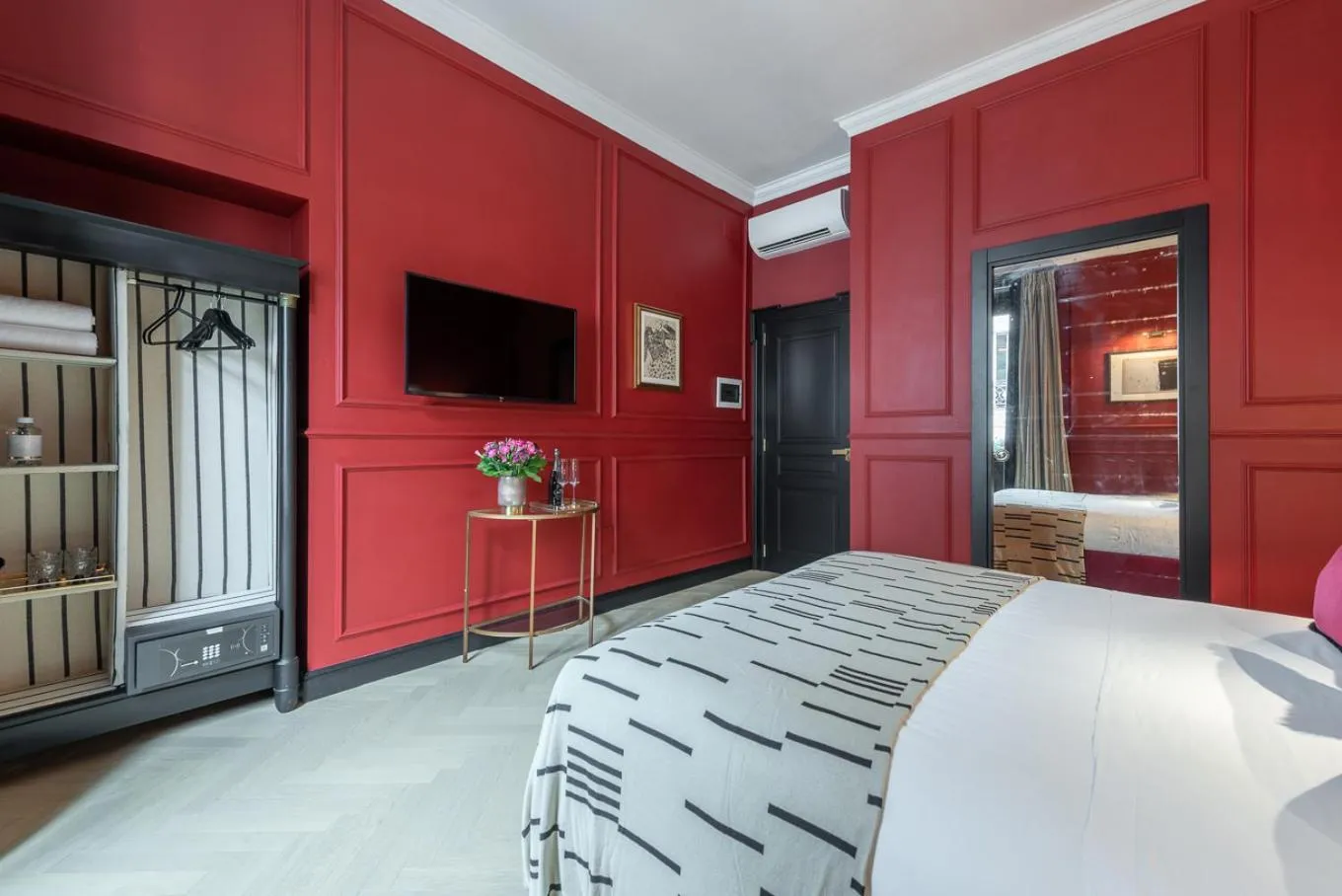 Photo of the whole room, Bed in The Couper Sant'Andrea