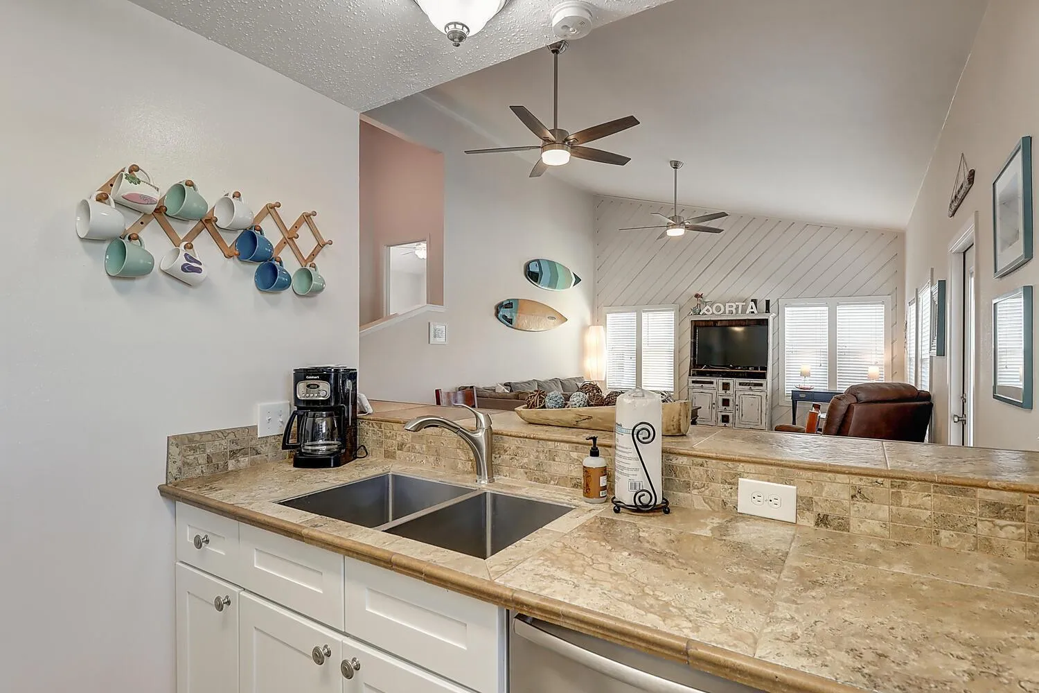 Other in It Is Fine LCV26 Pet Friendly