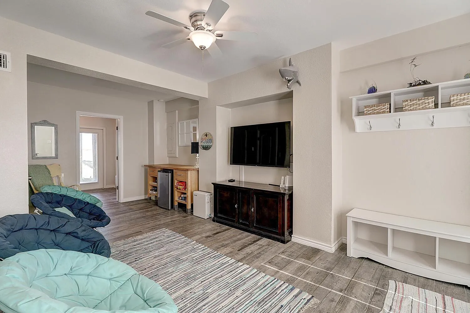 Other in It Is Fine LCV26 Pet Friendly