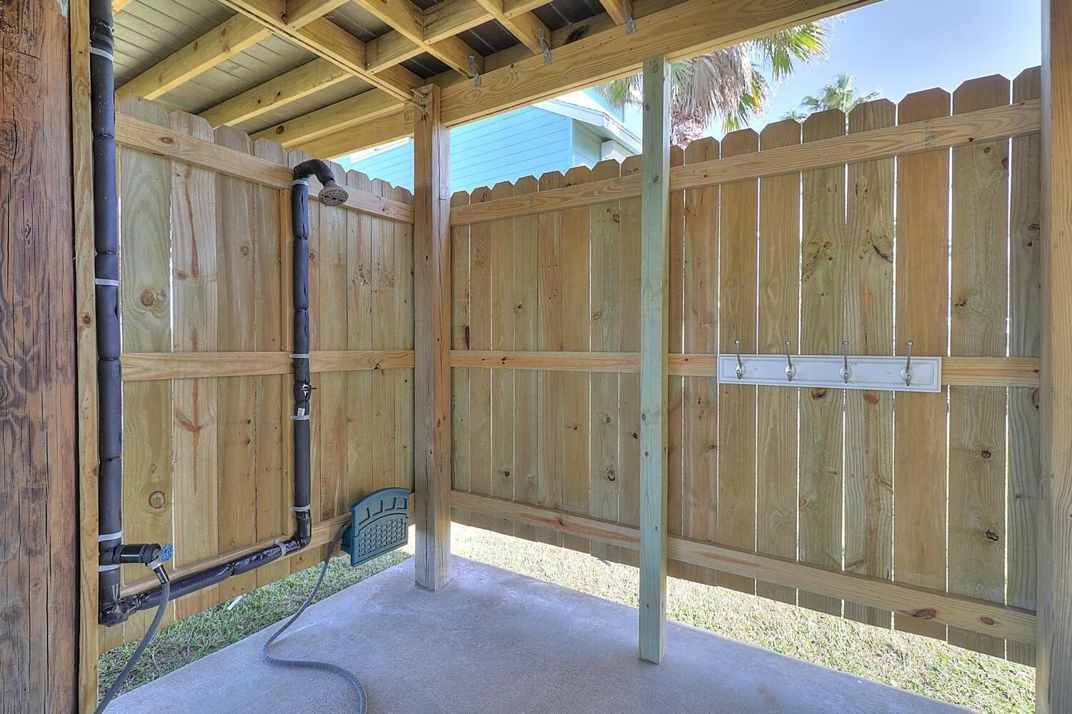 Other in It Is Fine LCV26 Pet Friendly