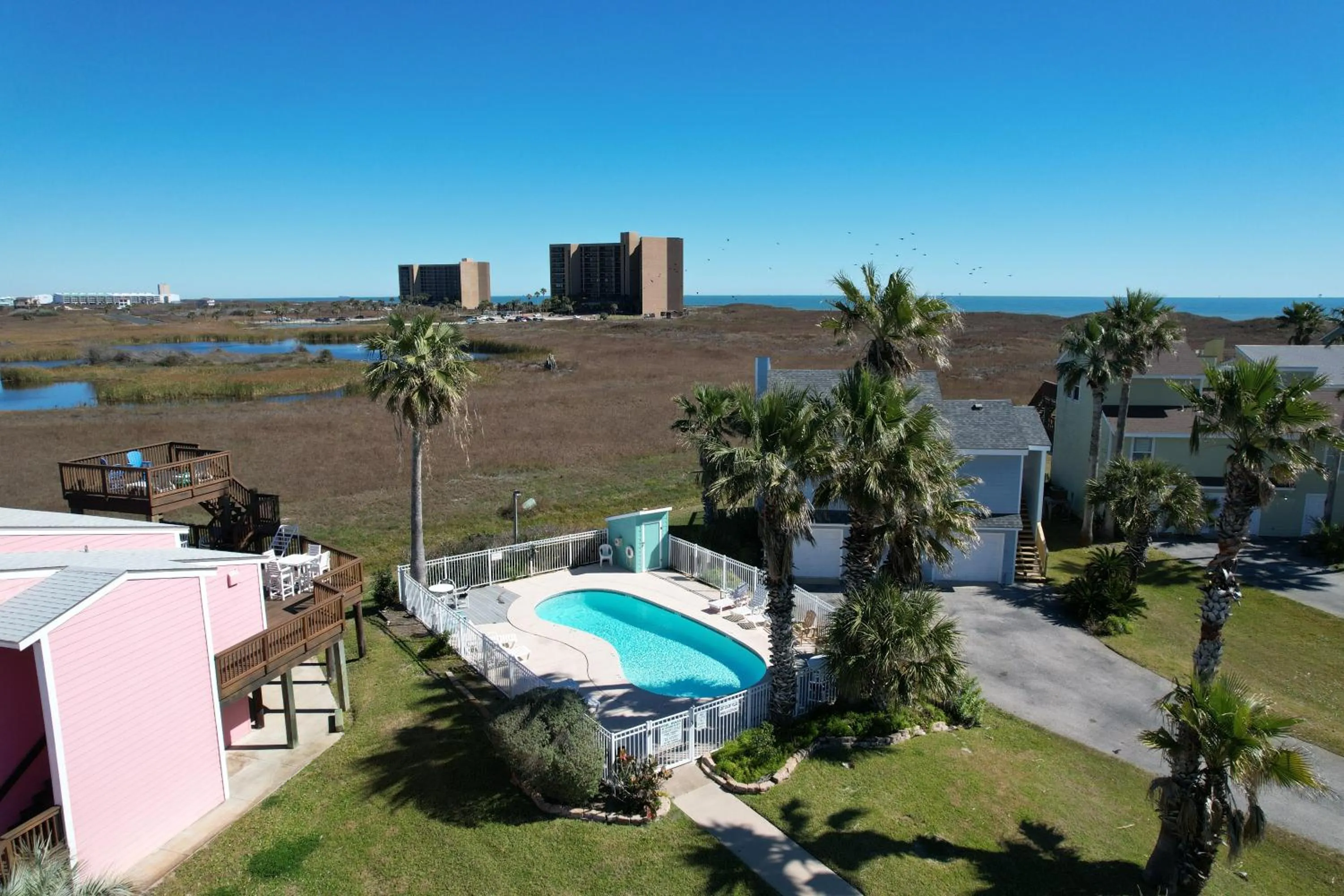 Other in It Is Fine LCV26 Pet Friendly