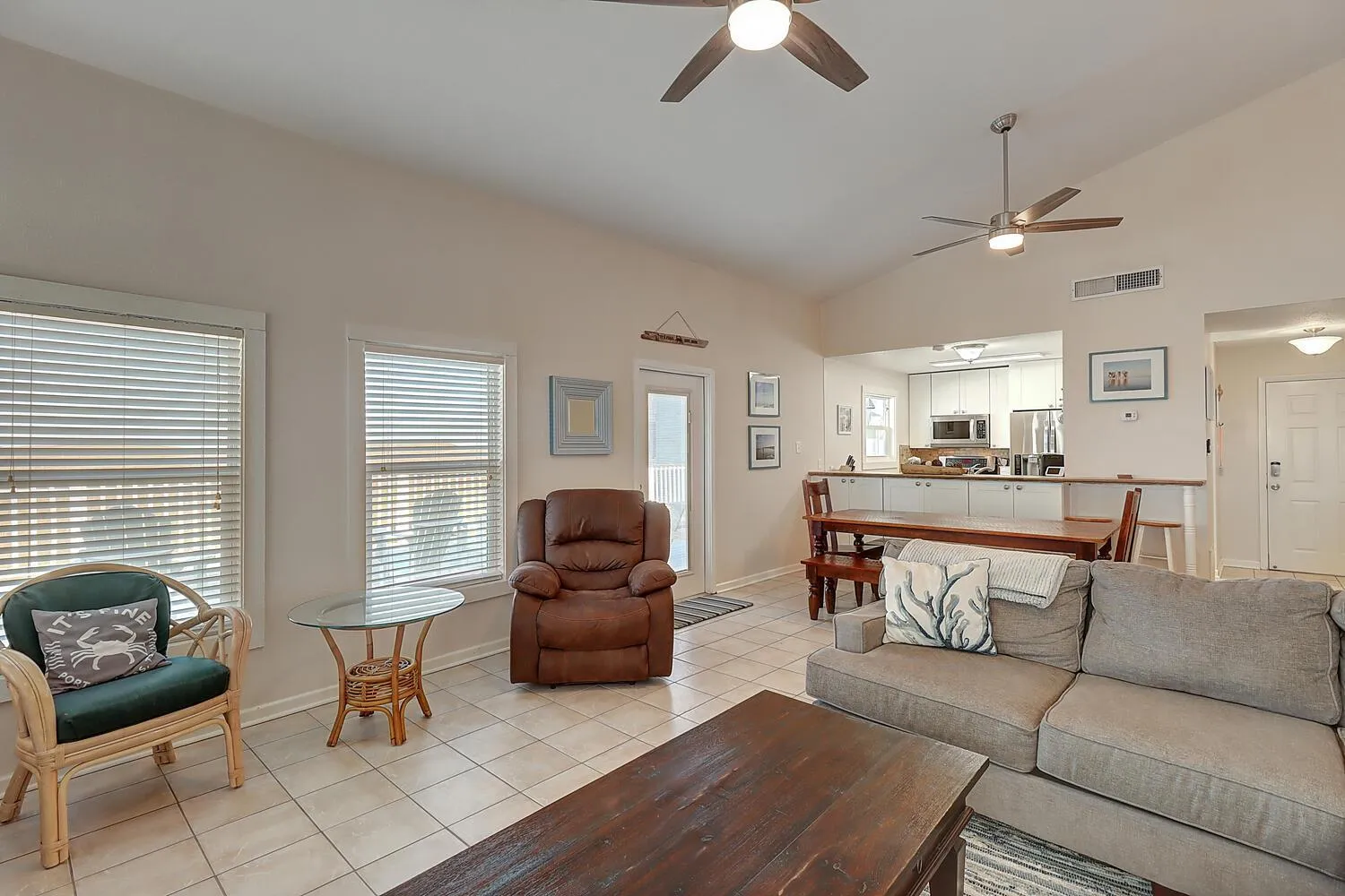 Other in It Is Fine LCV26 Pet Friendly